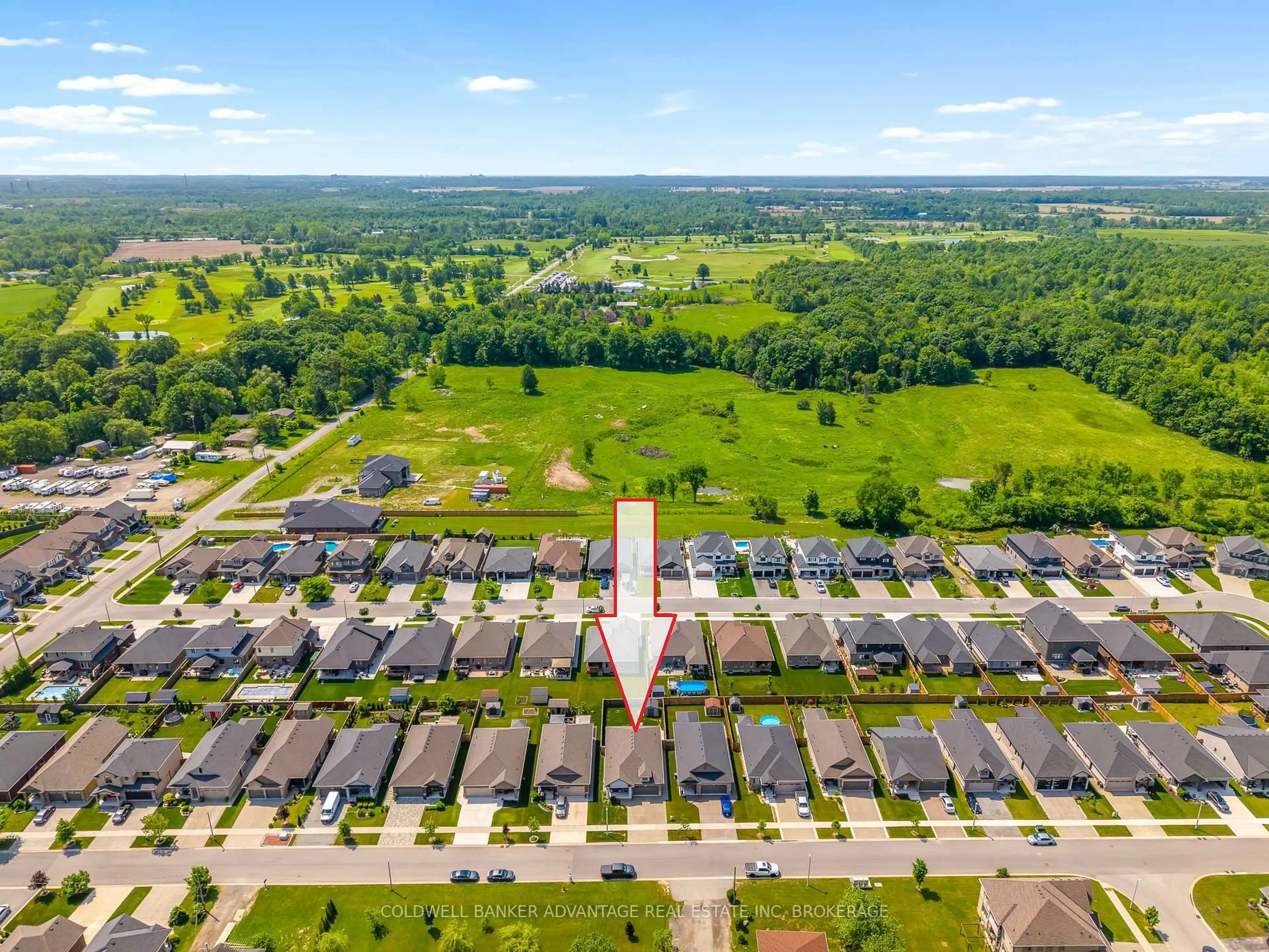 A pic from outside/outdoor area/front of a property/back of a property/a pic from drone, street for 683 Gaiser Rd, Welland Ontario L3C 0E4