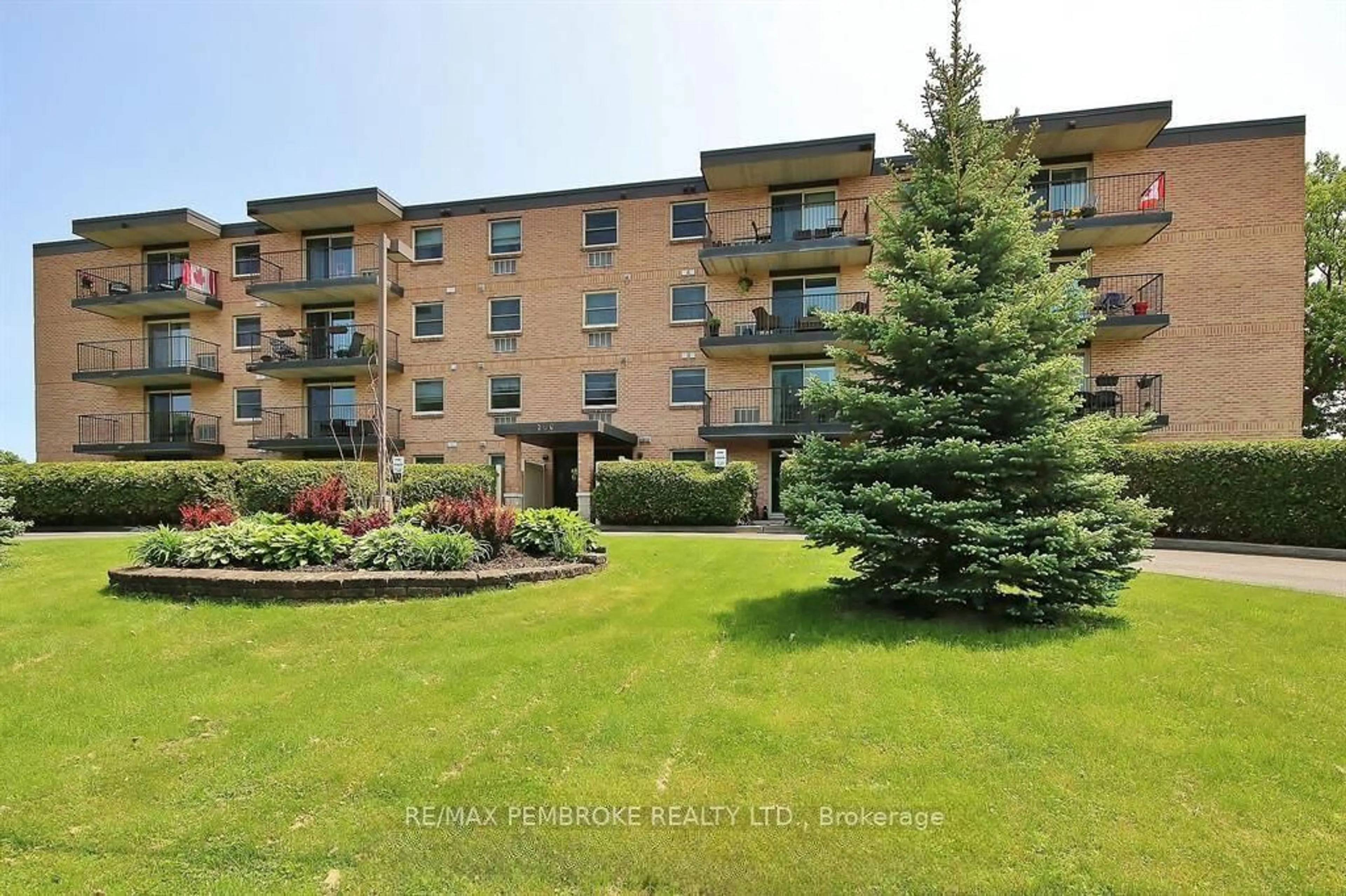 Patio, unknown for 206 Woodward St #408, Carleton Place Ontario K7C 4E9