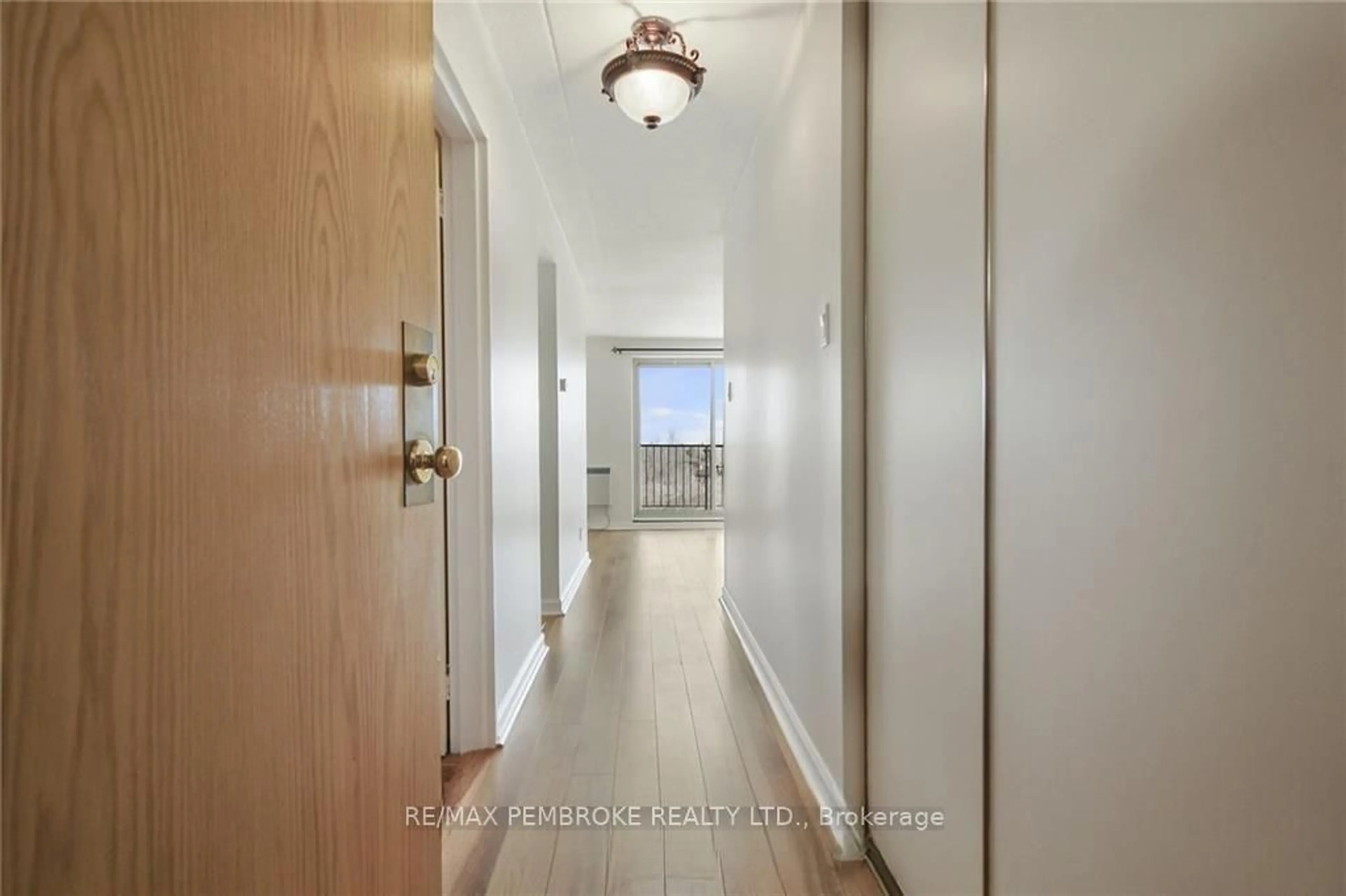 Indoor entryway for 206 Woodward St #408, Carleton Place Ontario K7C 4E9