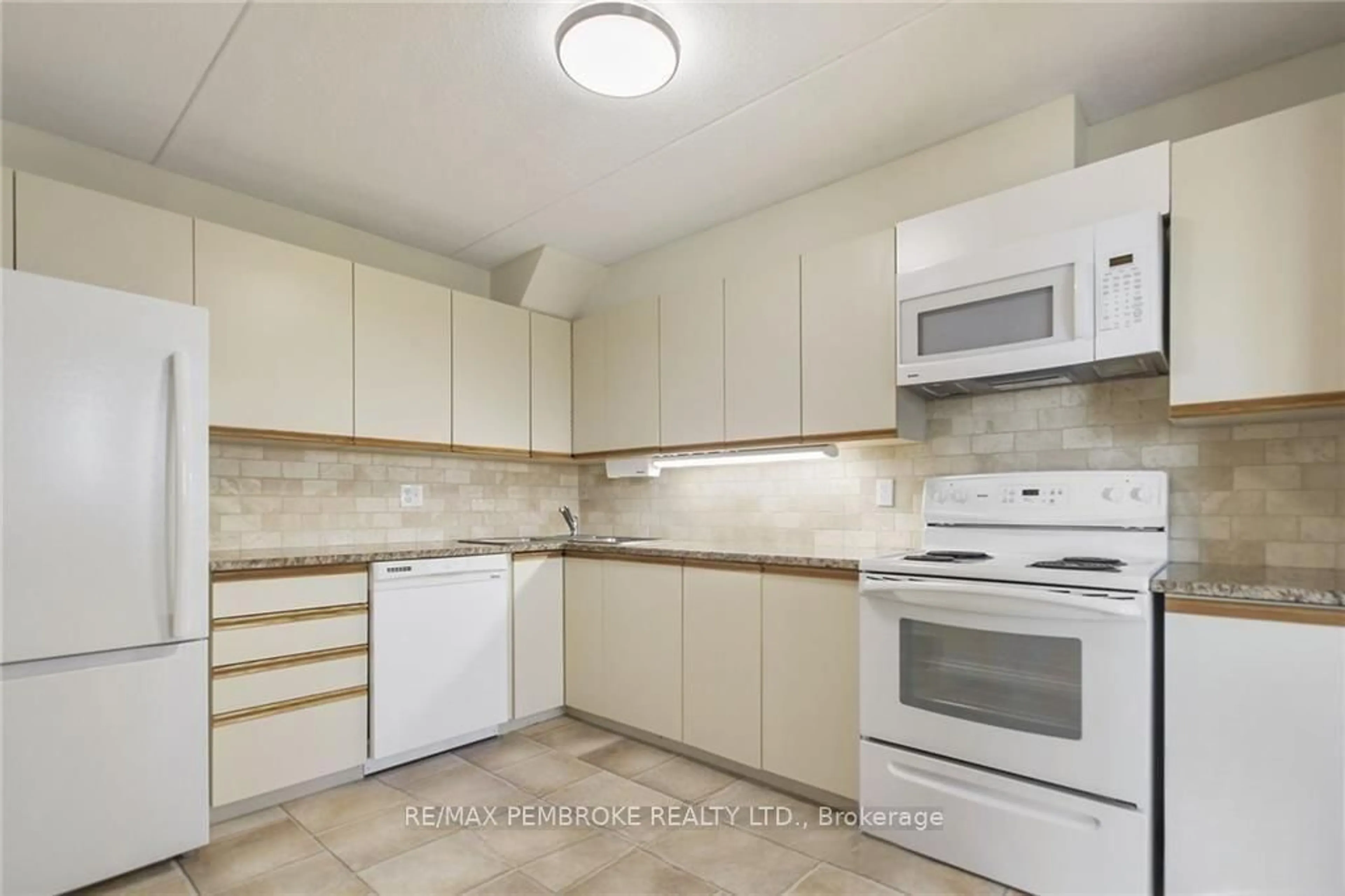 Standard kitchen, unknown for 206 Woodward St #408, Carleton Place Ontario K7C 4E9