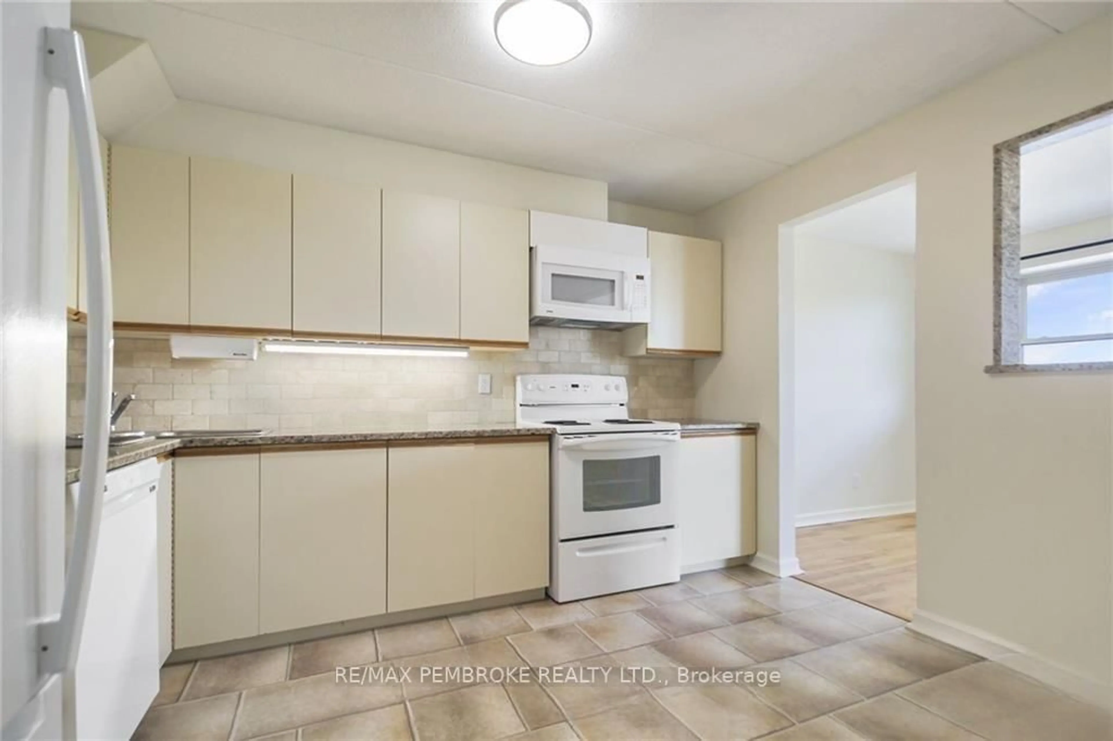Standard kitchen, unknown for 206 Woodward St #408, Carleton Place Ontario K7C 4E9
