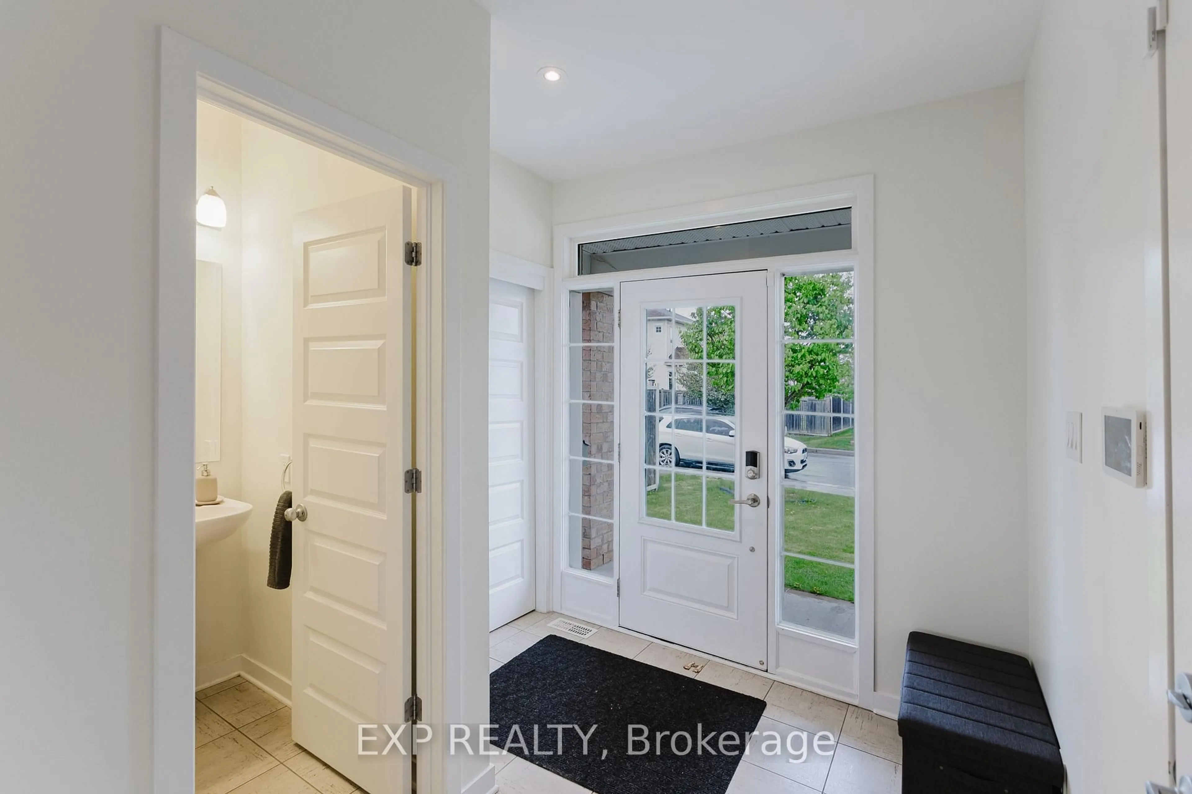 Indoor entryway for 301 Brettonwood Rdge, Ottawa Ontario K2T 0H8