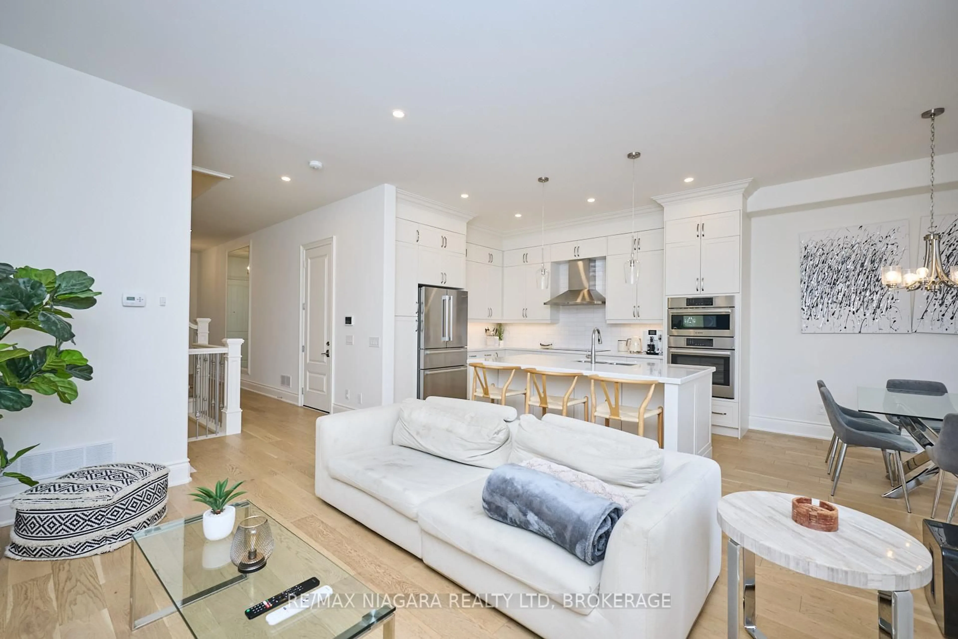 Open concept kitchen, unknown for 15 ARBOURVALE Common, St. Catharines Ontario L2T 4C5