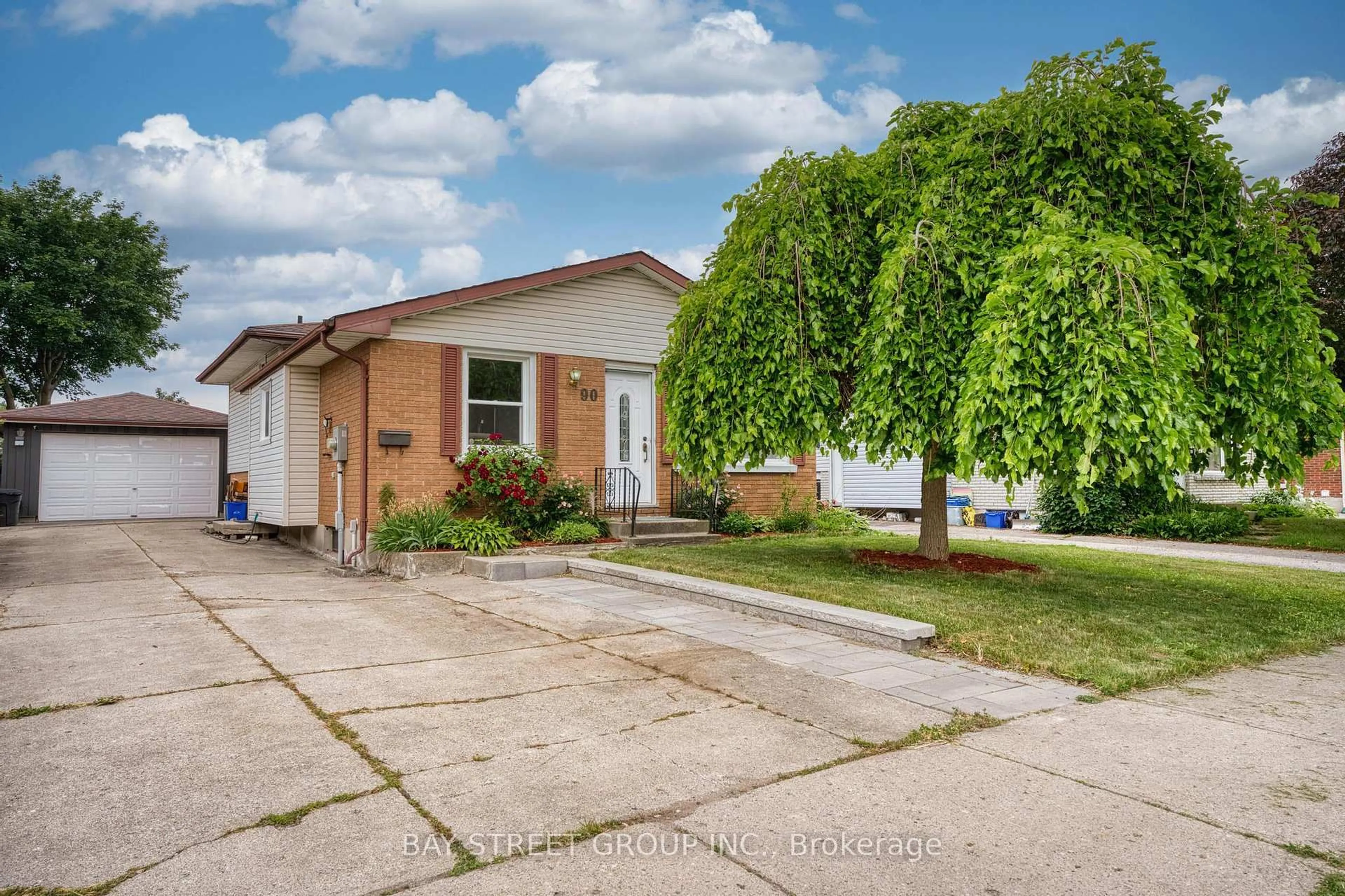 Unknown for 90 ASHBURY Ave, London South Ontario N6E 1T1