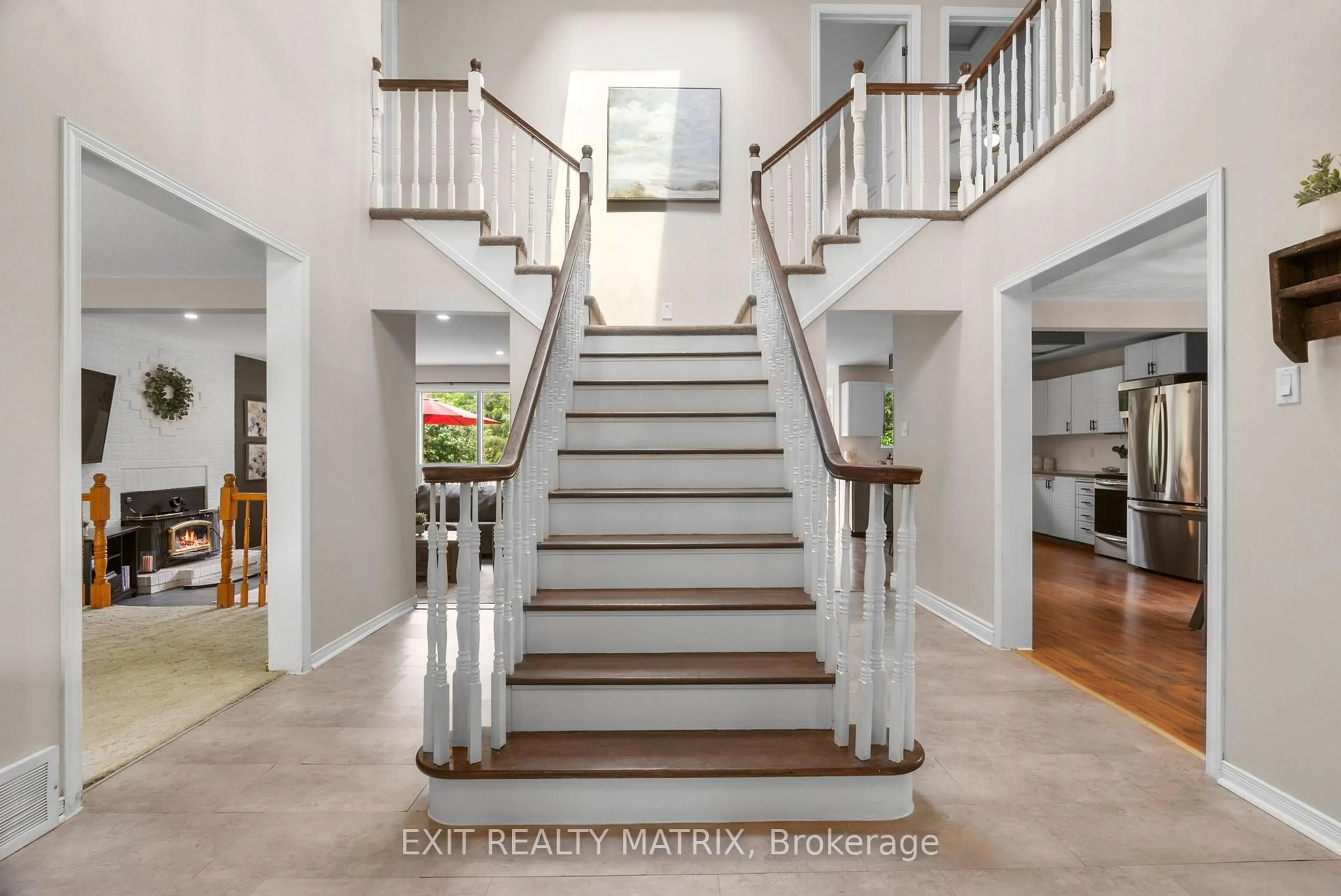 Unknown for 211 Marion St, Russell Ontario K4R 1E5
