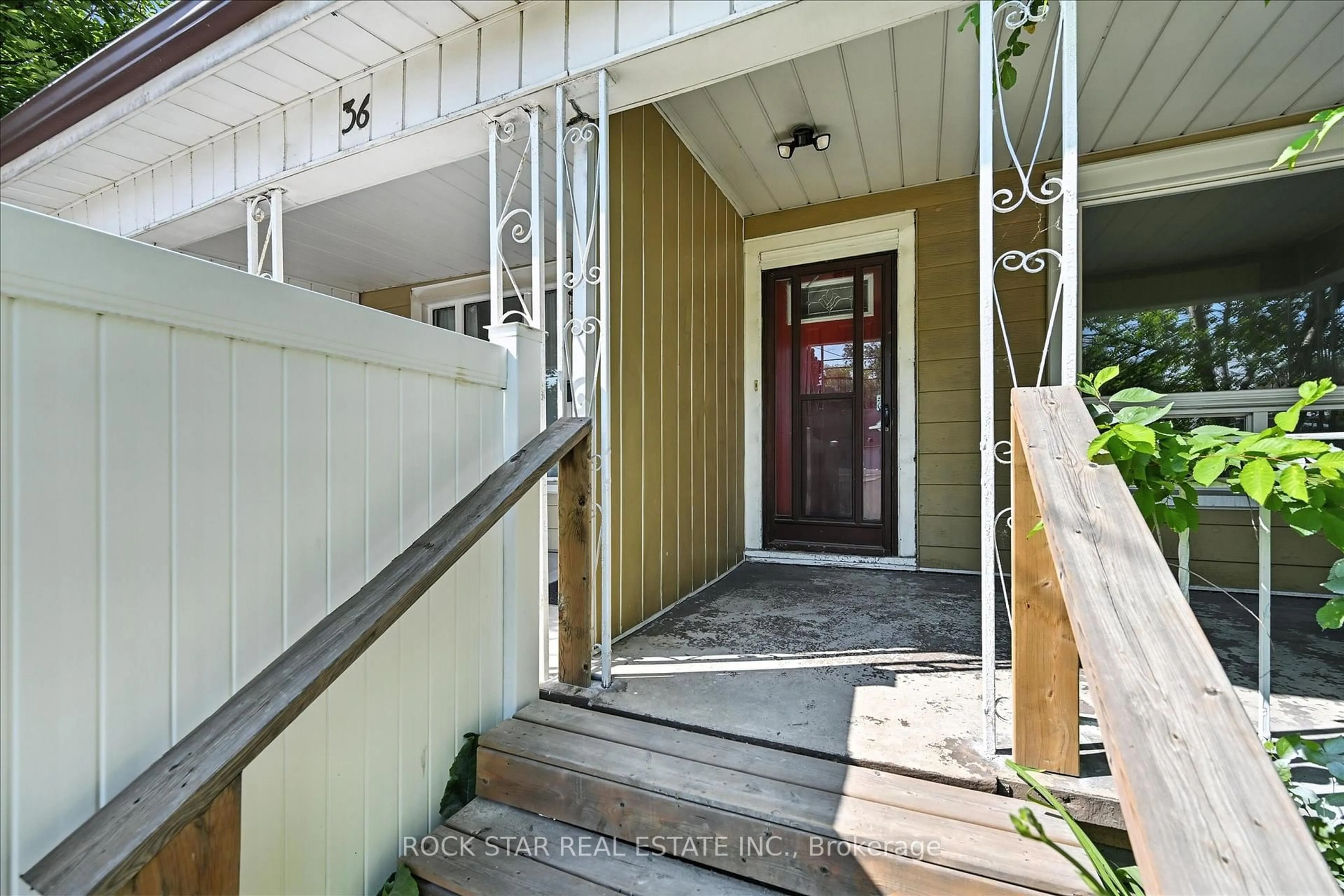 Indoor entryway for 34 Fennell Ave, Hamilton Ontario L9C 1E3
