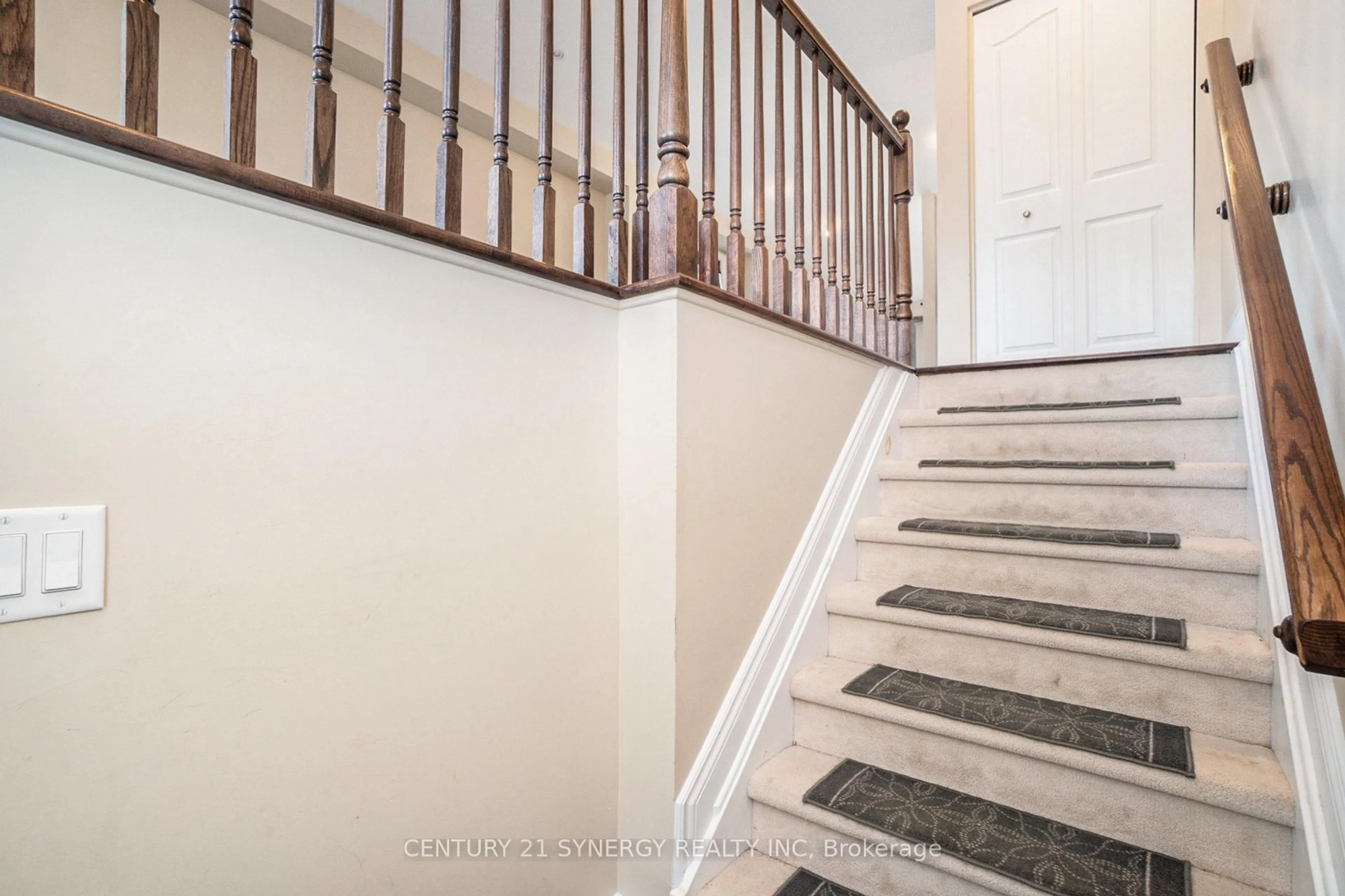 Stairs for 155 Scout St, Ottawa Ontario K2C 4E2