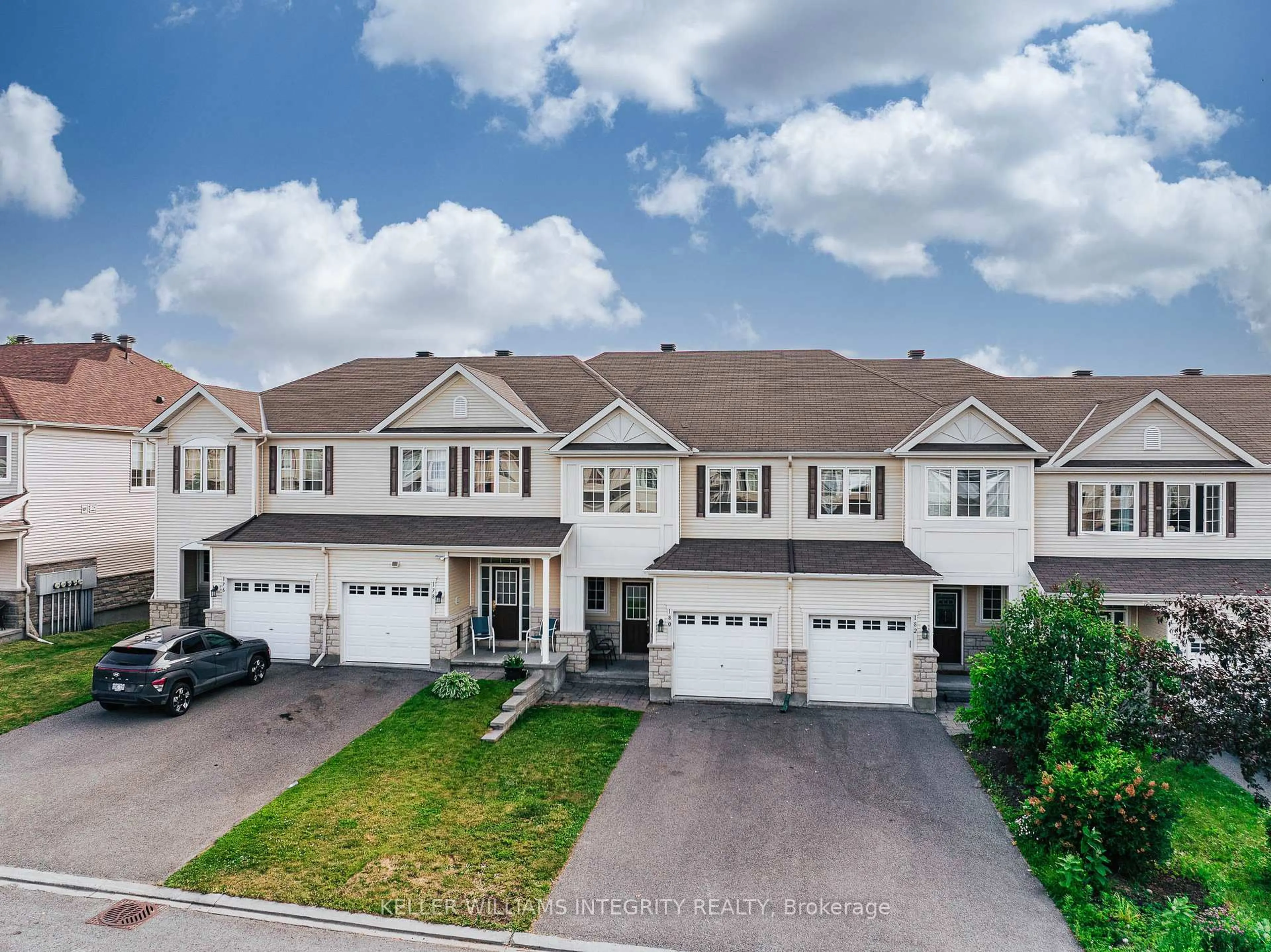 A pic from outside/outdoor area/front of a property/back of a property/a pic from drone, street for 180 Laramie Cres, Ottawa Ontario K2J 5Y3