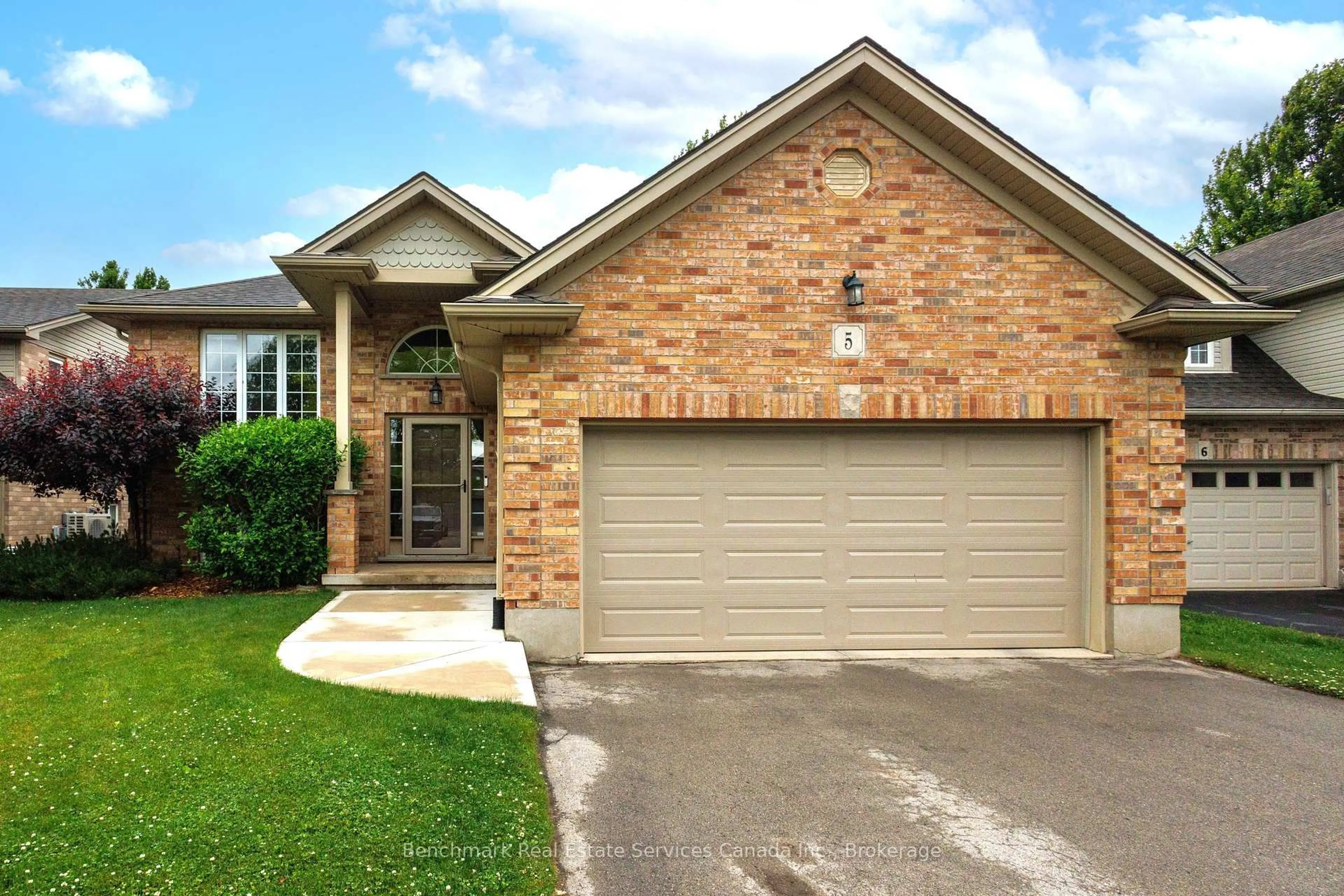Home with brick exterior material, street for 5 Oakwood Crt, St. Marys Ontario N4X 1B2