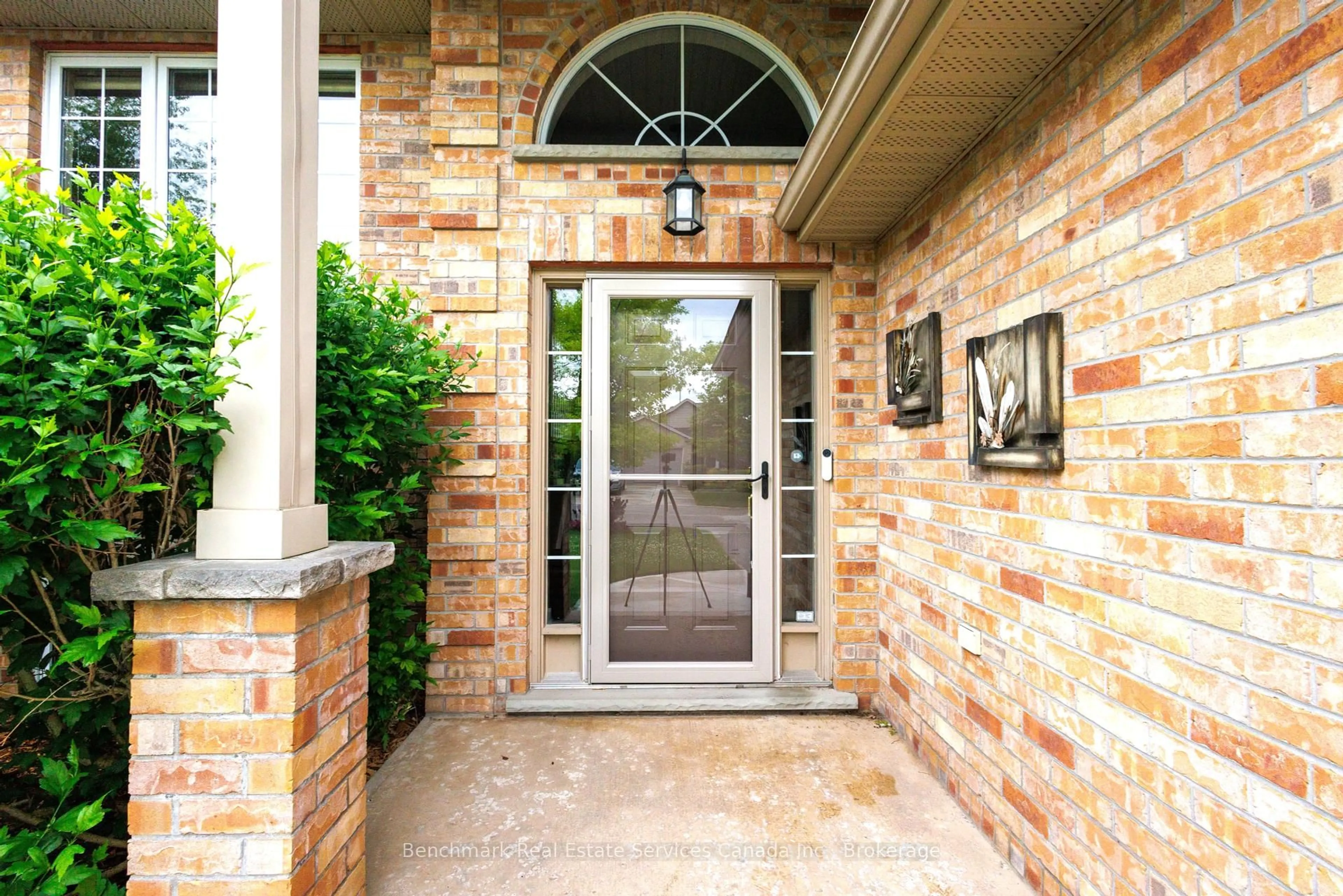 Indoor entryway for 5 Oakwood Crt, St. Marys Ontario N4X 1B2