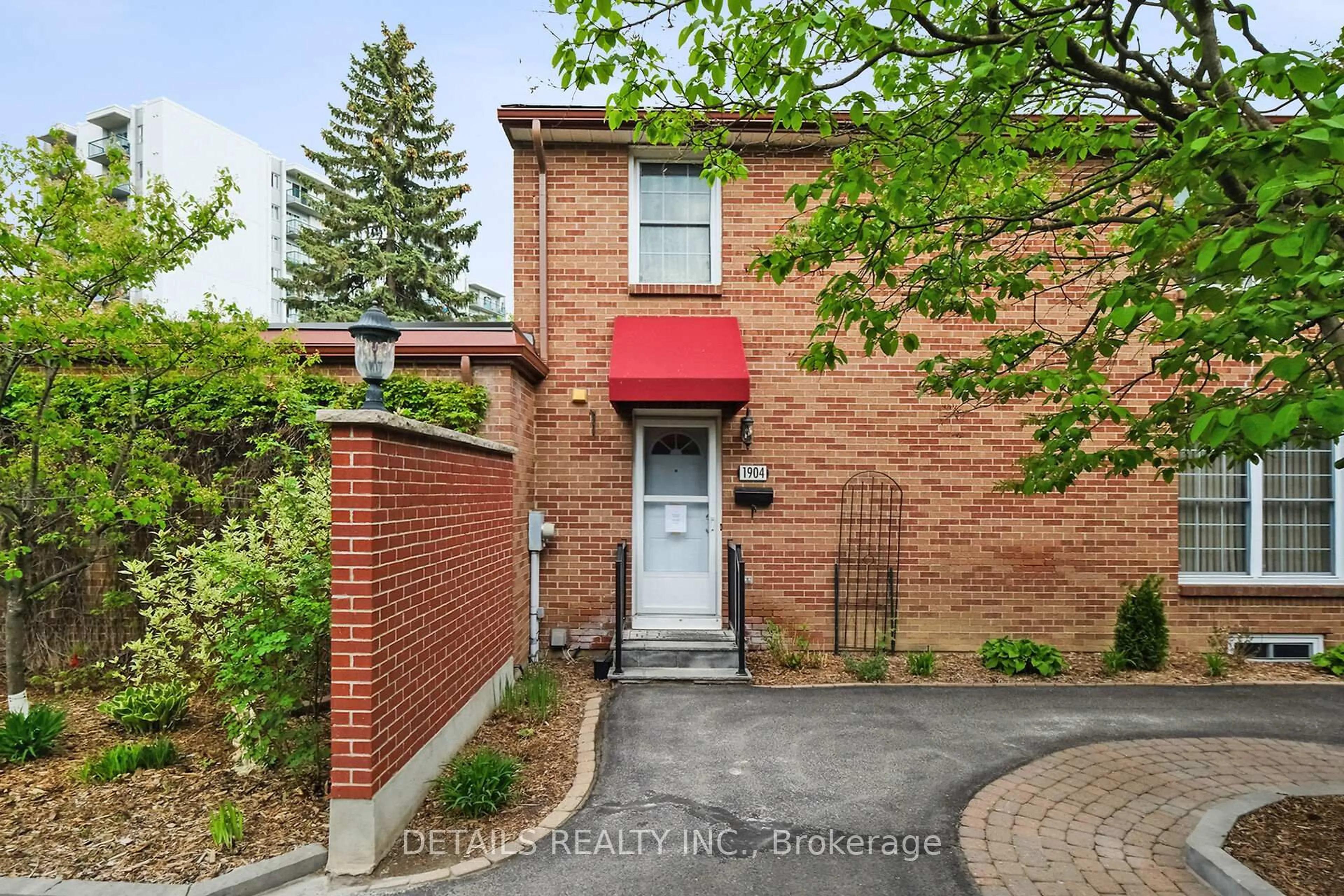 Home with brick exterior material, street for 1904 Russell Rd, Ottawa Ontario K1G 1L6