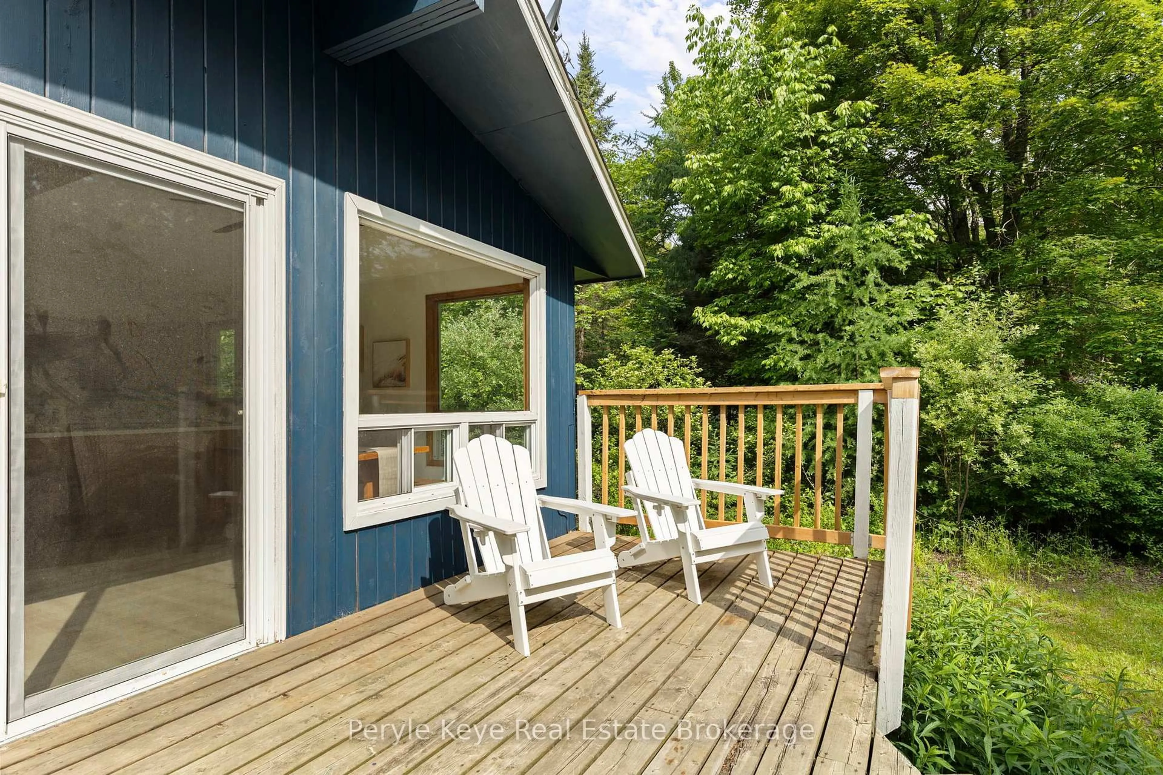 Patio, water/lake/river/ocean view for 1181 Sherwood Forest Rd, Bracebridge Ontario P1L 1X3