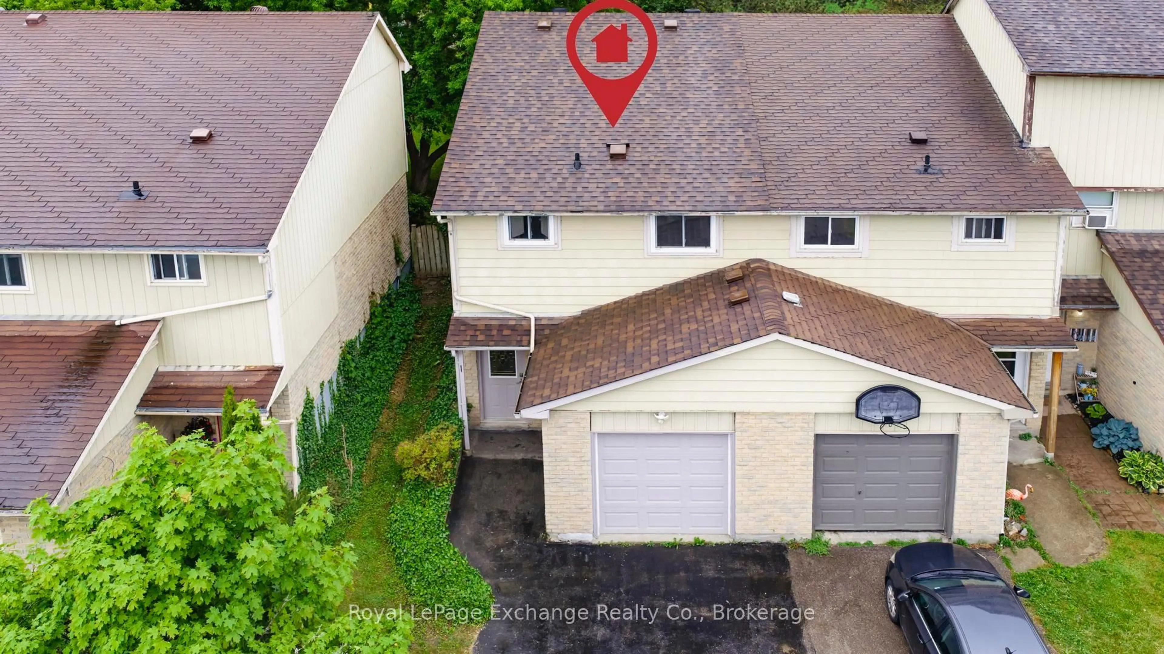 A pic from outside/outdoor area/front of a property/back of a property/a pic from drone, street for 652 Hunter St, Kincardine Ontario N2Z 1S1