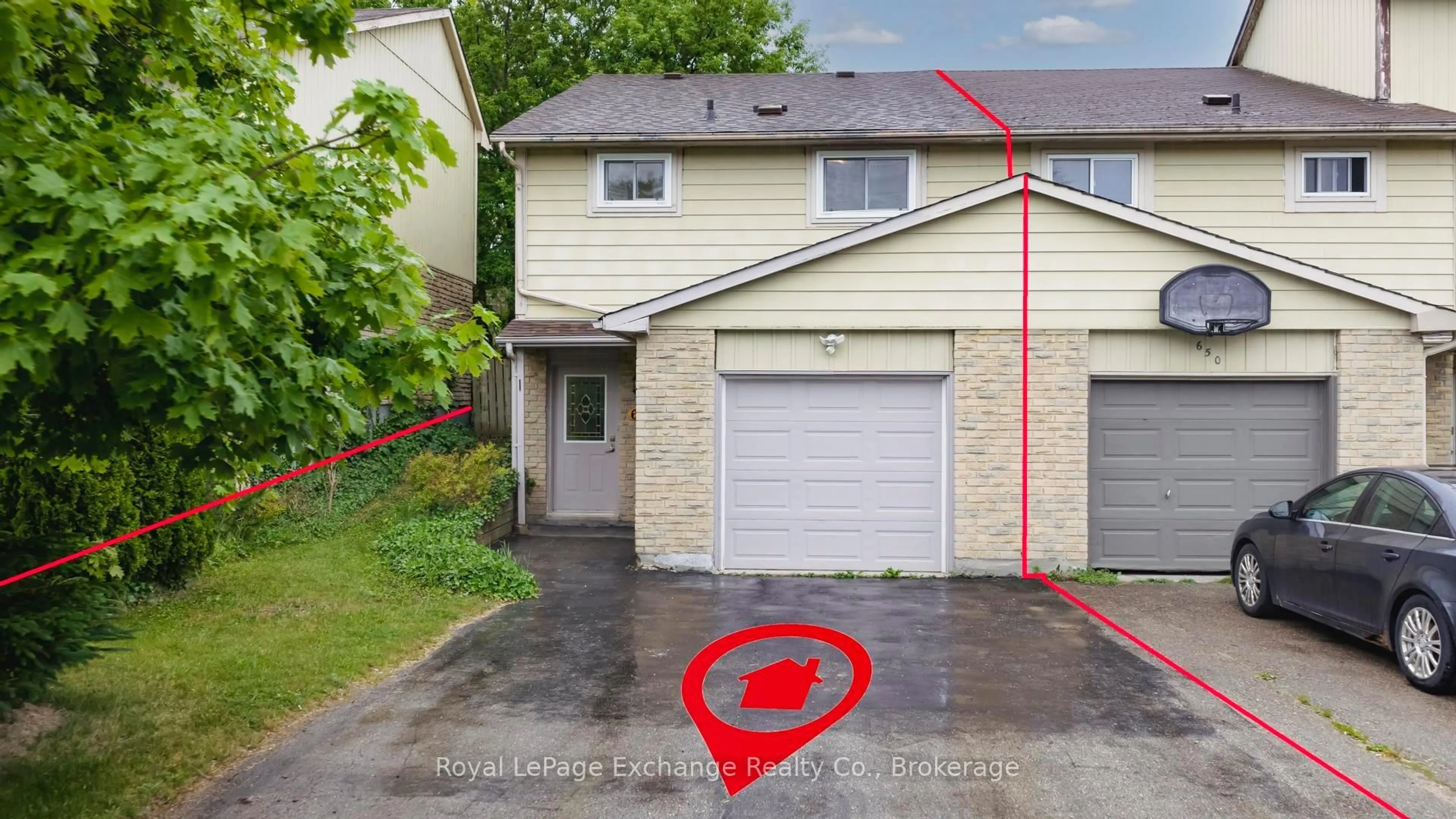 A pic from outside/outdoor area/front of a property/back of a property/a pic from drone, street for 652 Hunter St, Kincardine Ontario N2Z 1S1