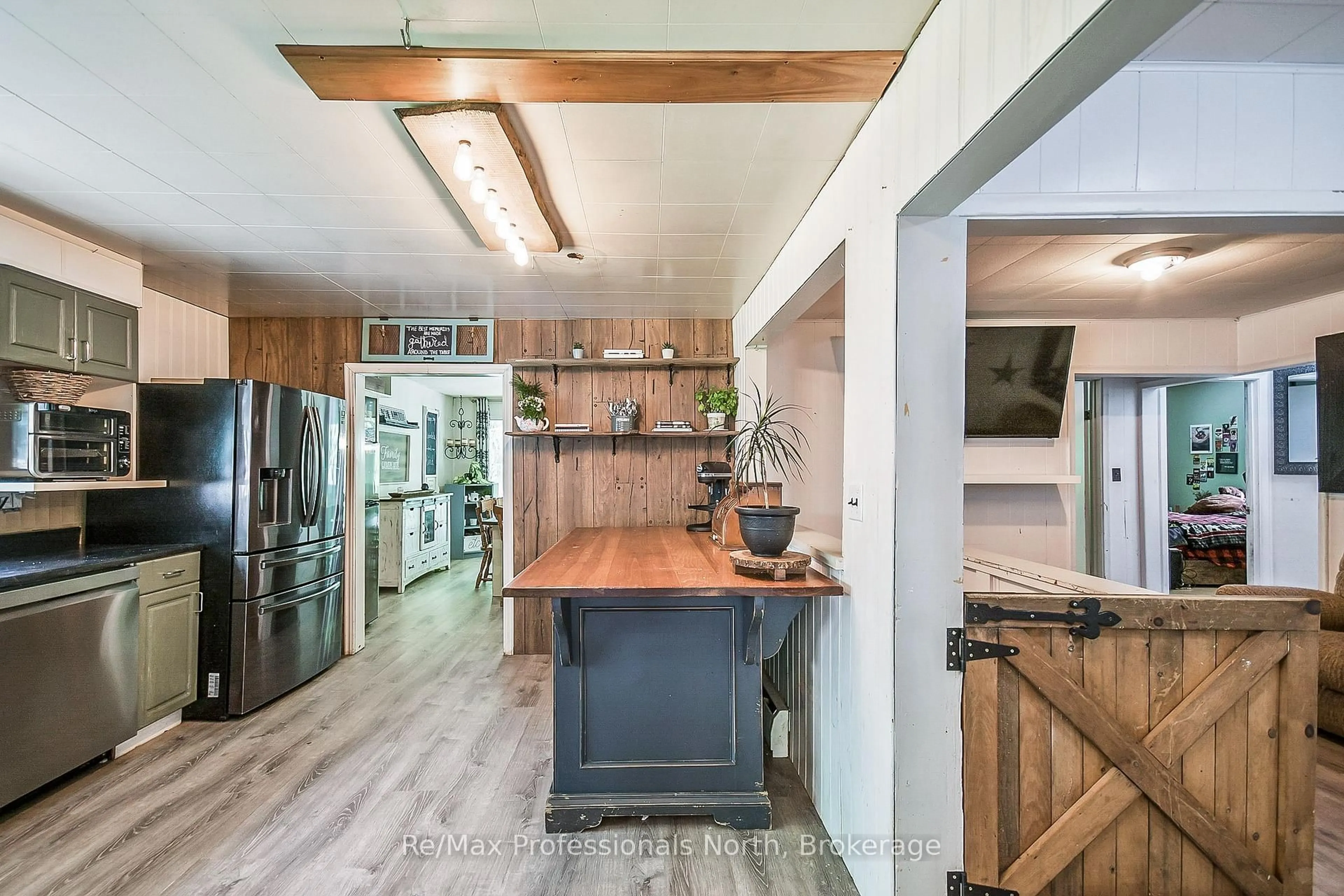 Open concept kitchen, unknown for 1014 MANITOBA St, Bracebridge Ontario P1L 0K8