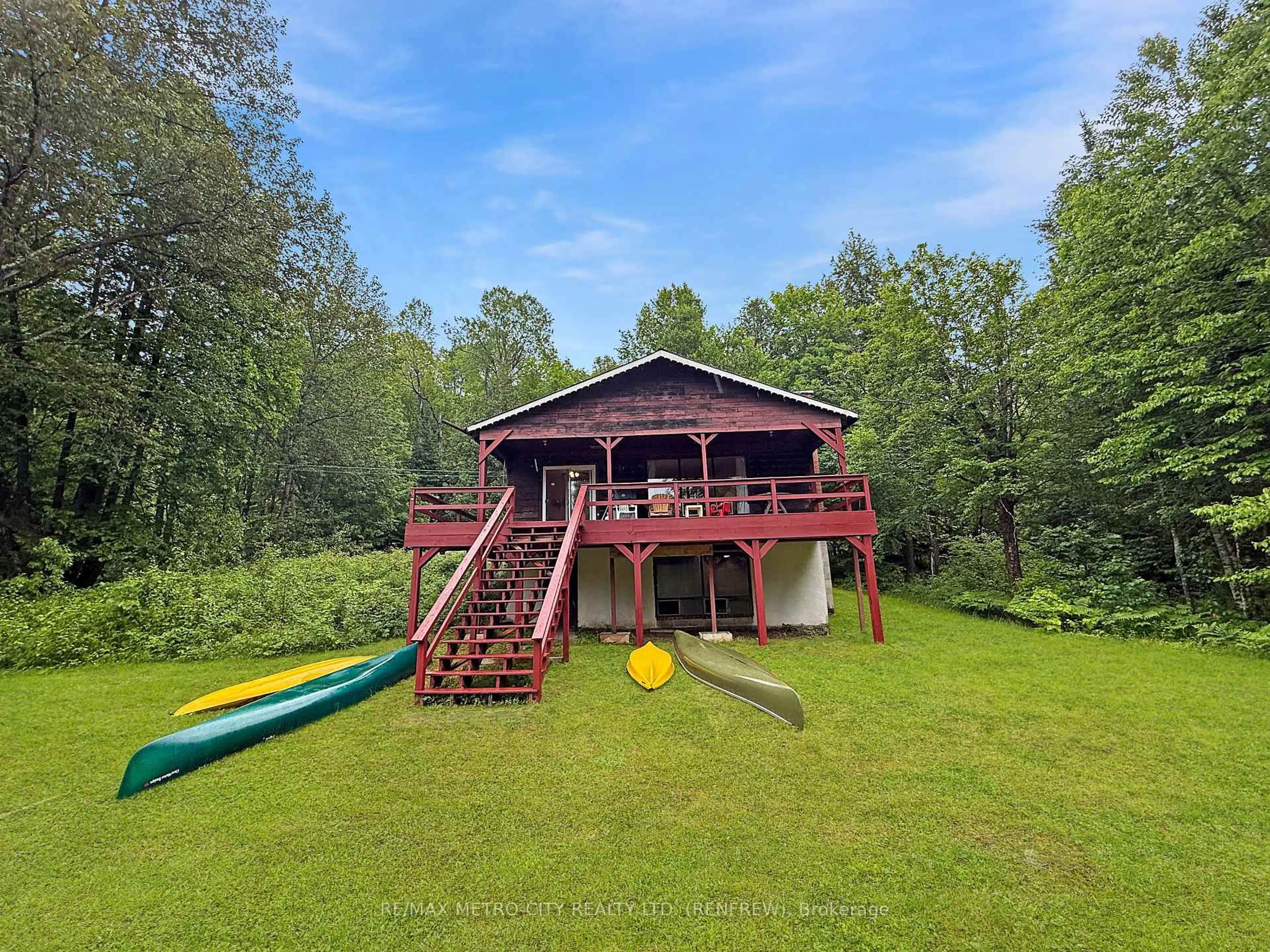 A pic from outside/outdoor area/front of a property/back of a property/a pic from drone, water/lake/river/ocean view for 406 B Finns Rd, Griffith Ontario K0J 2R0