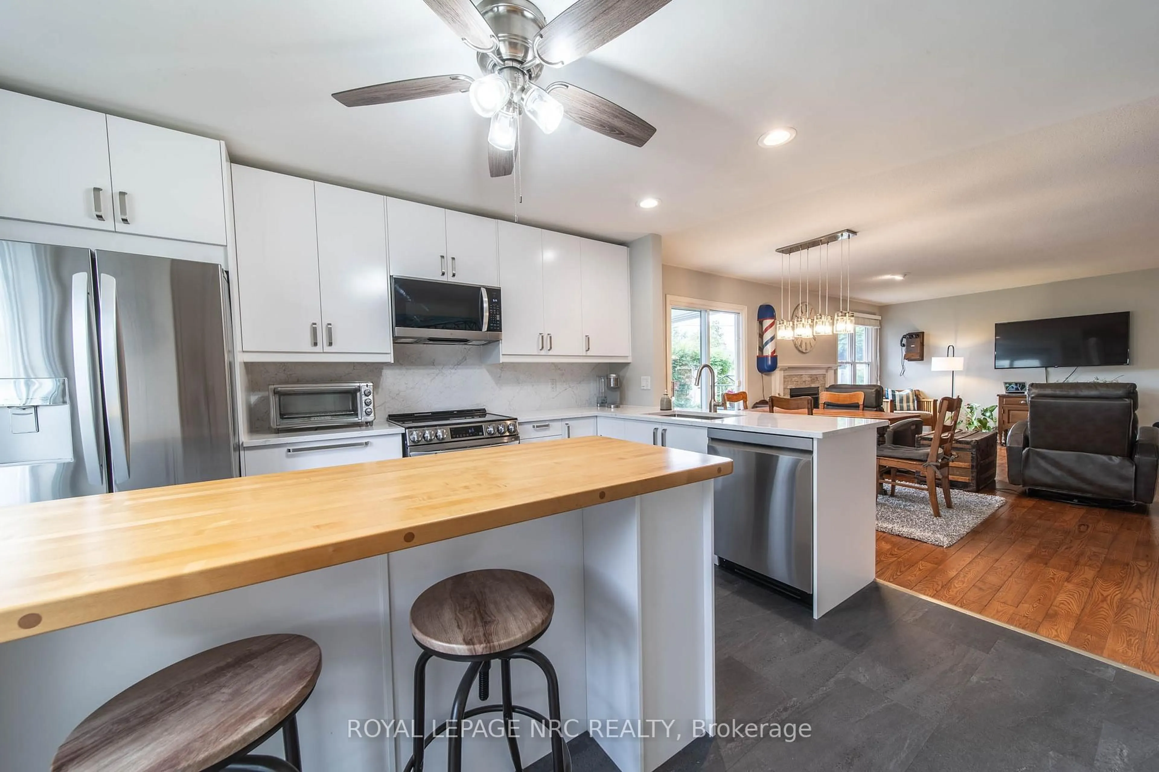 Open concept kitchen, unknown for 135 Green Pointe Dr, Welland Ontario L3C 6Y6