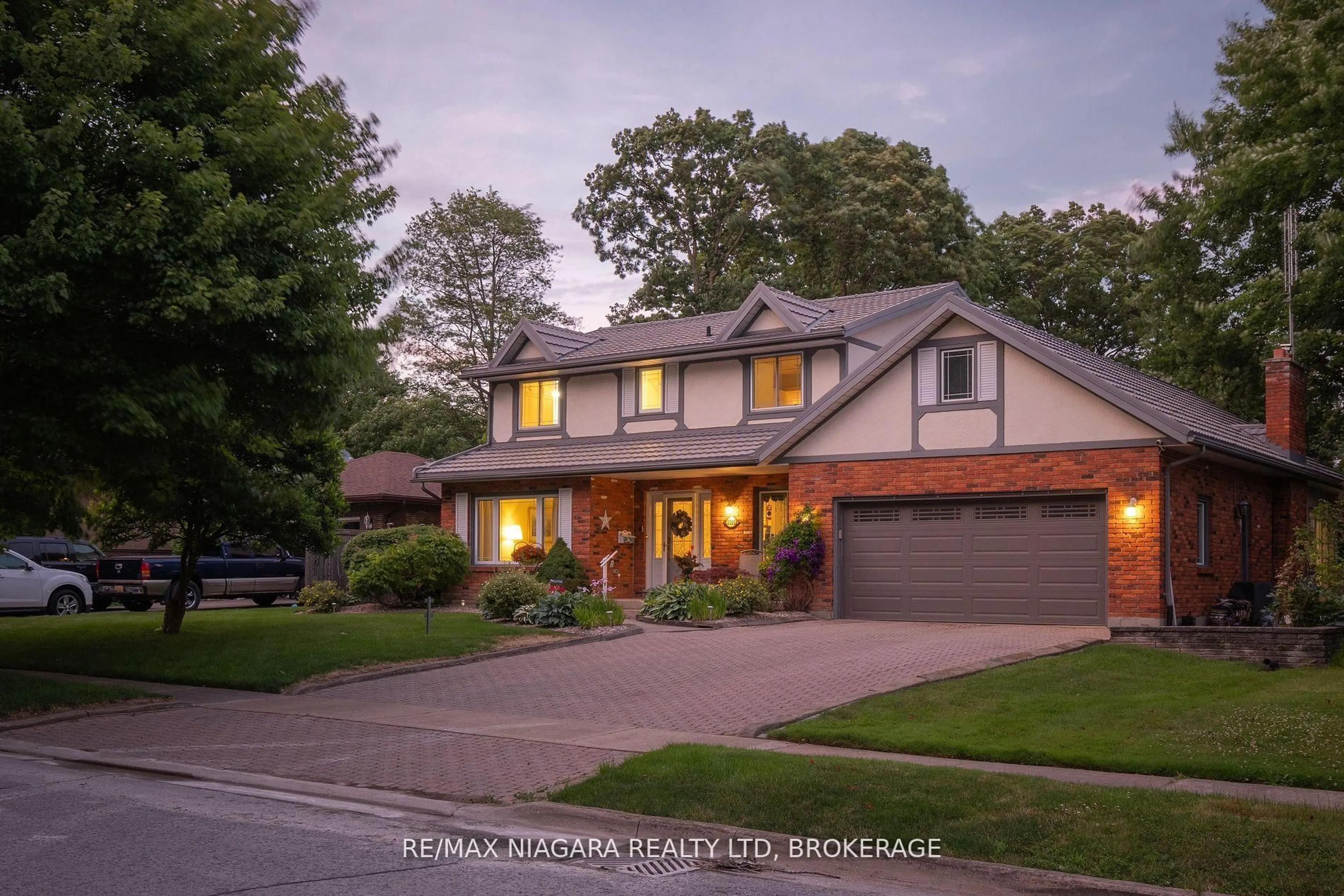 Home with brick exterior material, street for 2550 Noella Crt, Niagara Falls Ontario L2J 3G9