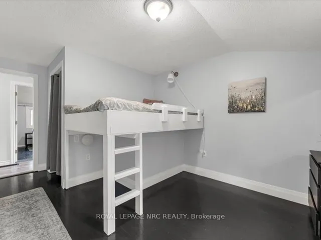 Primary image of 39 Meadowlark St