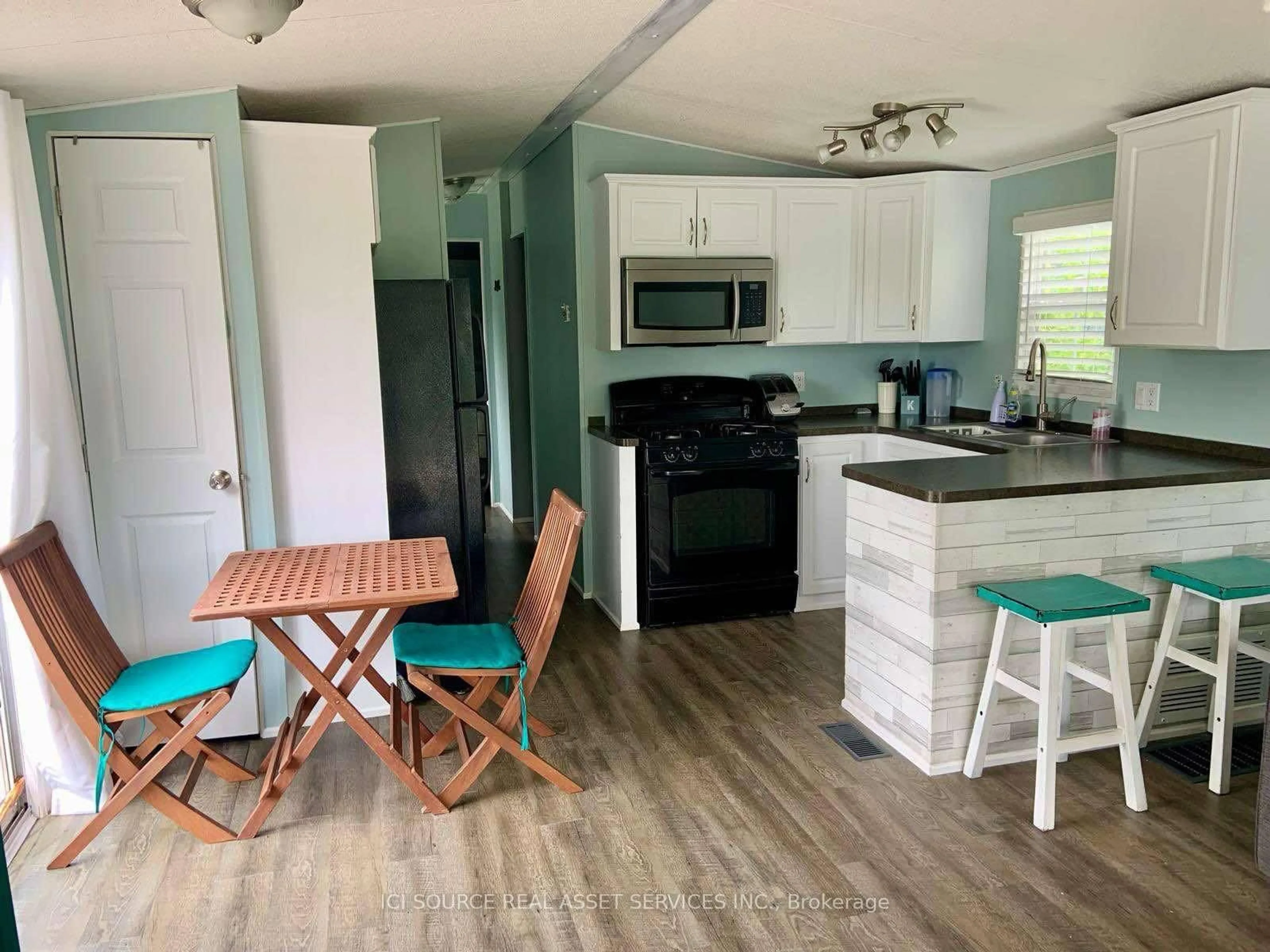 Open concept kitchen, unknown for 1336 S Morrison Lake Rd #RSV035, Gravenhurst Ontario P0E 1G0