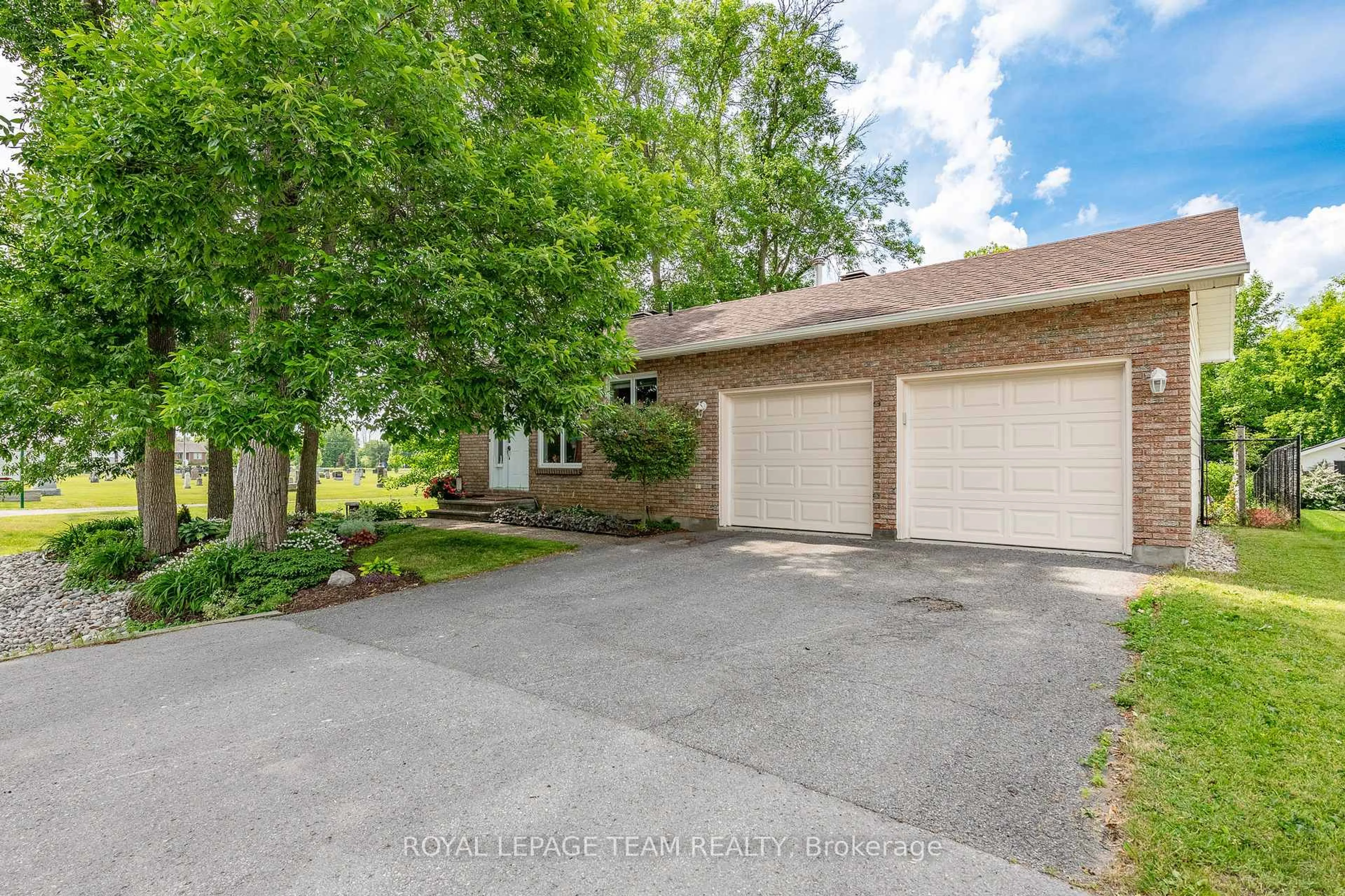 Unknown for 119 Royal York St, Richmond Ontario K0A 2Z0