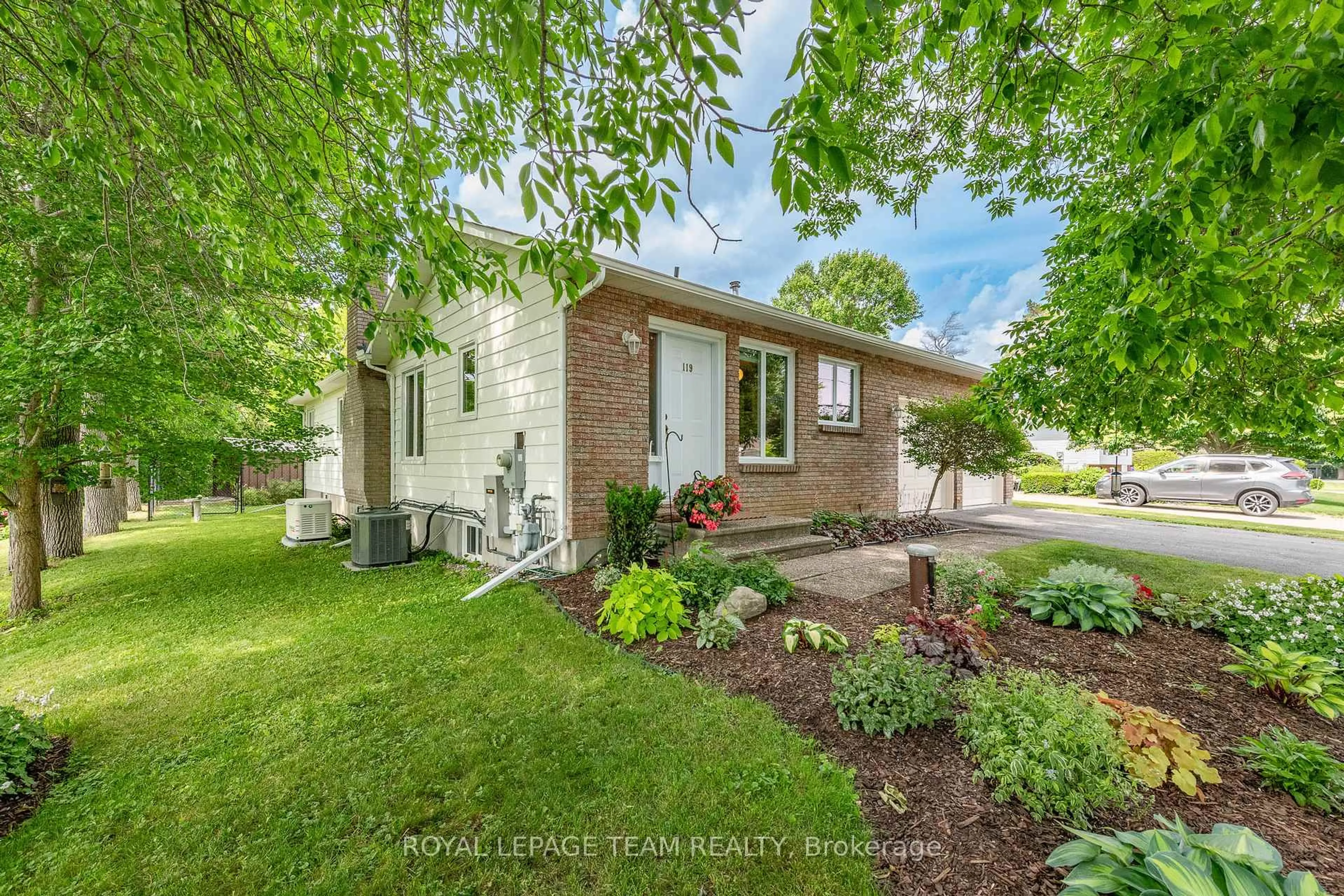Unknown for 119 Royal York St, Richmond Ontario K0A 2Z0
