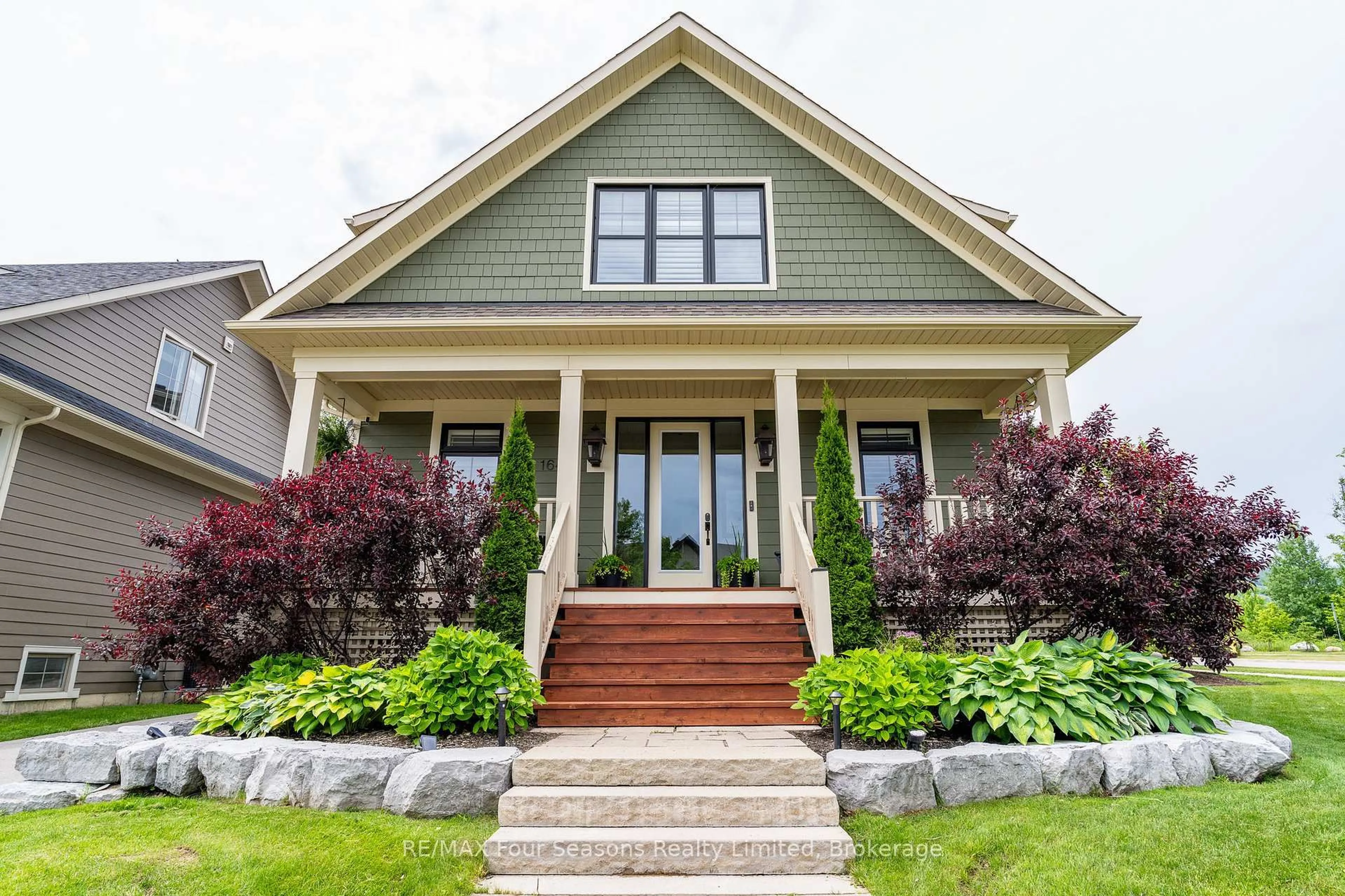 Home with vinyl exterior material, street for 164 Snow Apple Cres, Blue Mountains Ontario L9Y 0Y1