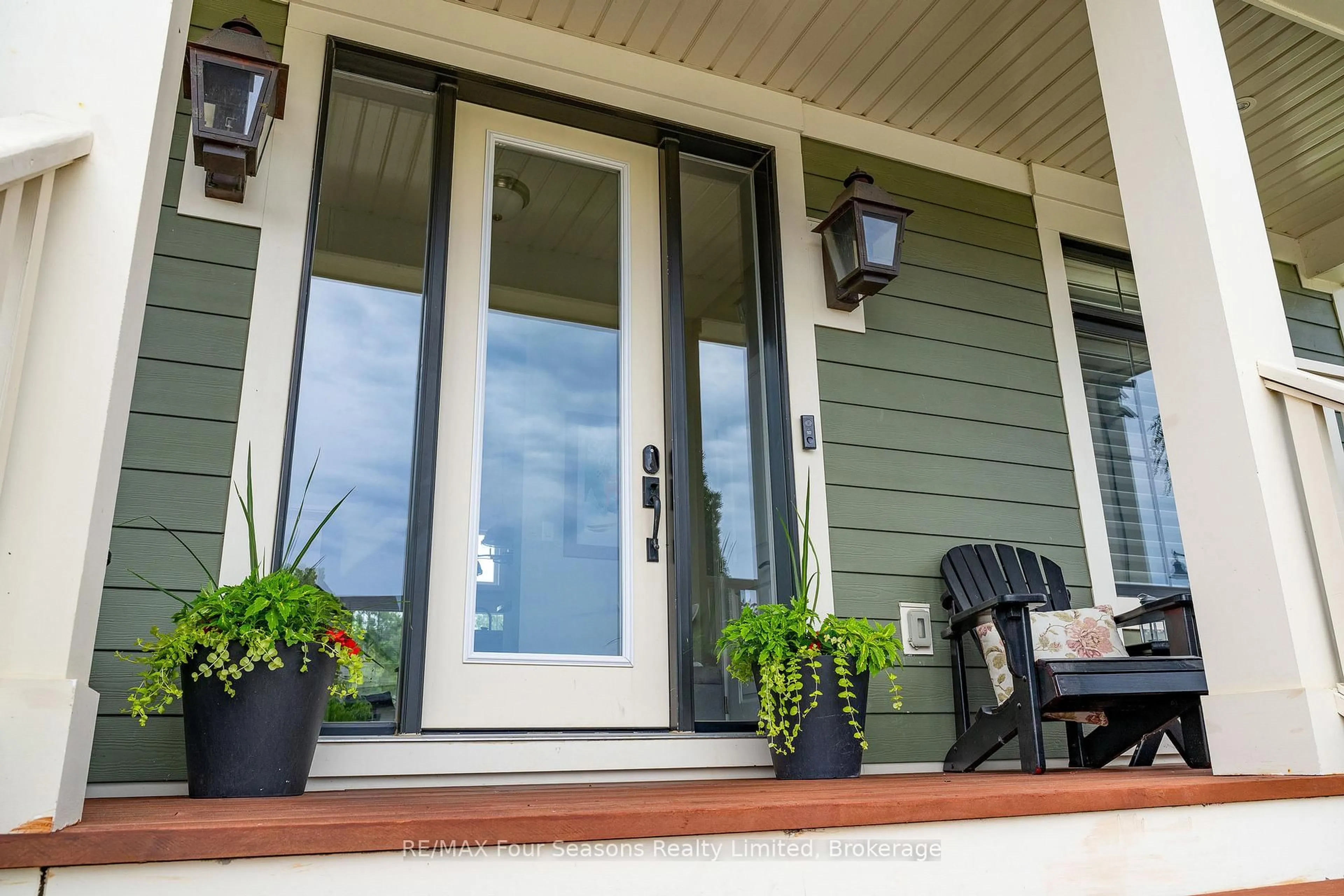 Home with vinyl exterior material, street for 164 Snow Apple Cres, Blue Mountains Ontario L9Y 0Y1