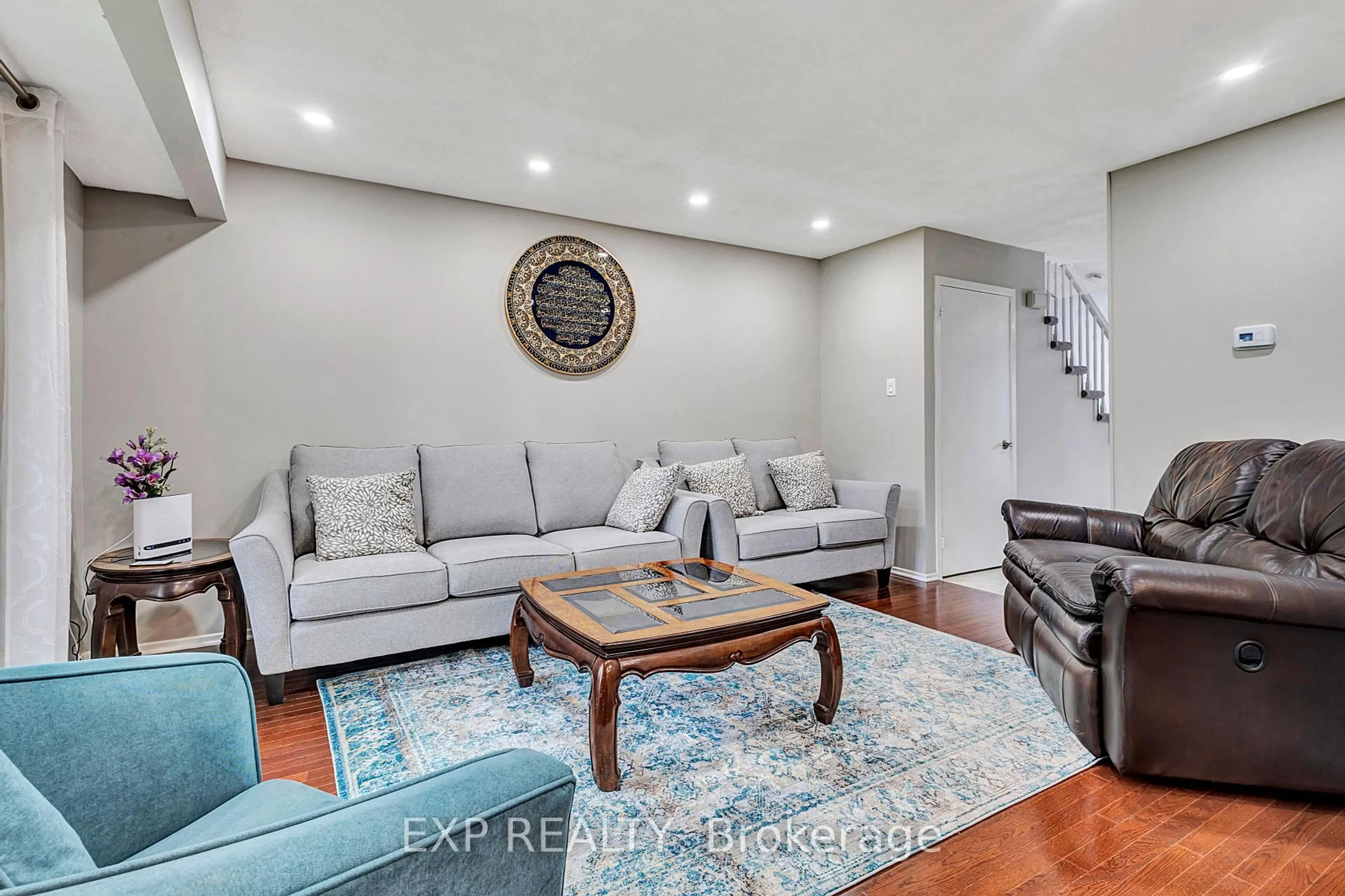Living room with furniture, unknown for 68 Ramsgate Private, Ottawa Ontario K1V 8M4