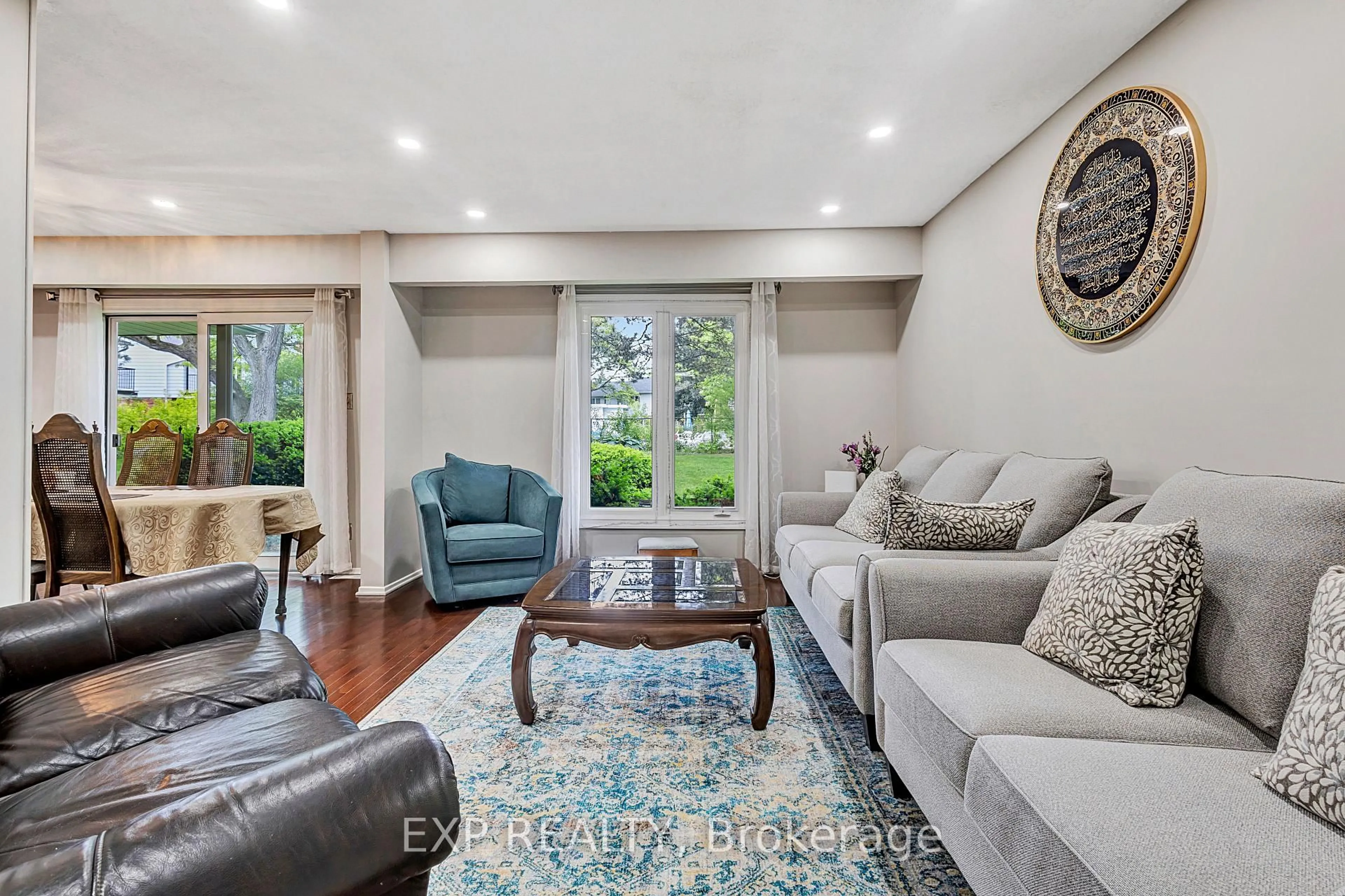 Living room with furniture, unknown for 68 Ramsgate Private, Ottawa Ontario K1V 8M4