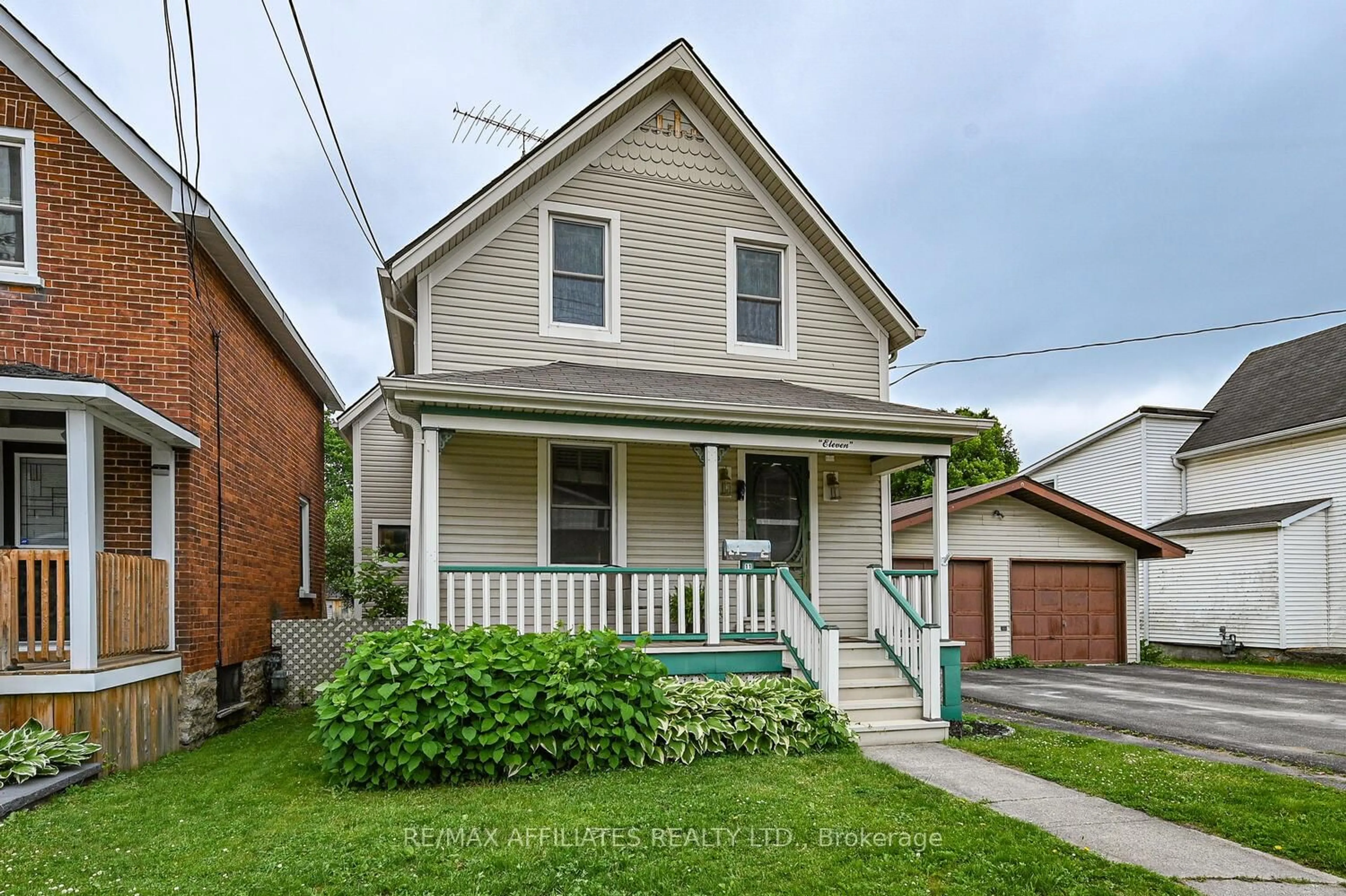 Unknown for 11 Merrick St, Smiths Falls Ontario K7A 4R2