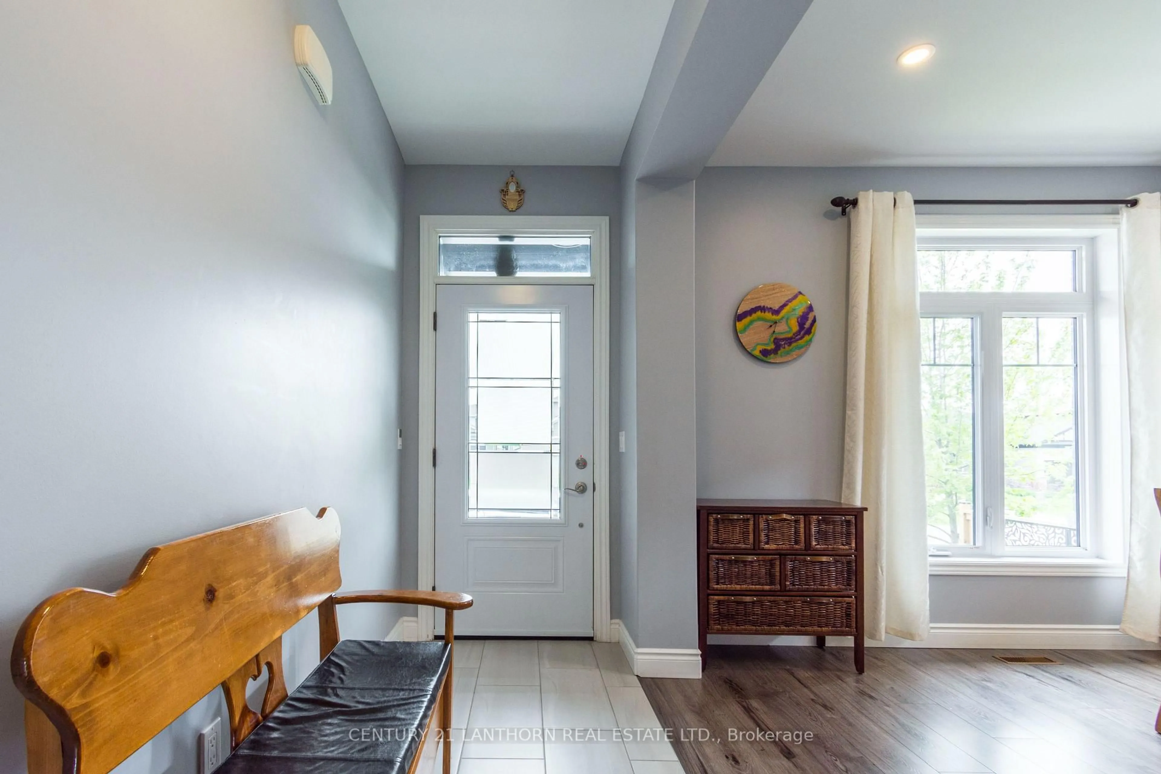 Indoor entryway for 64 Redwood Dr, Belleville Ontario K8N 0K4