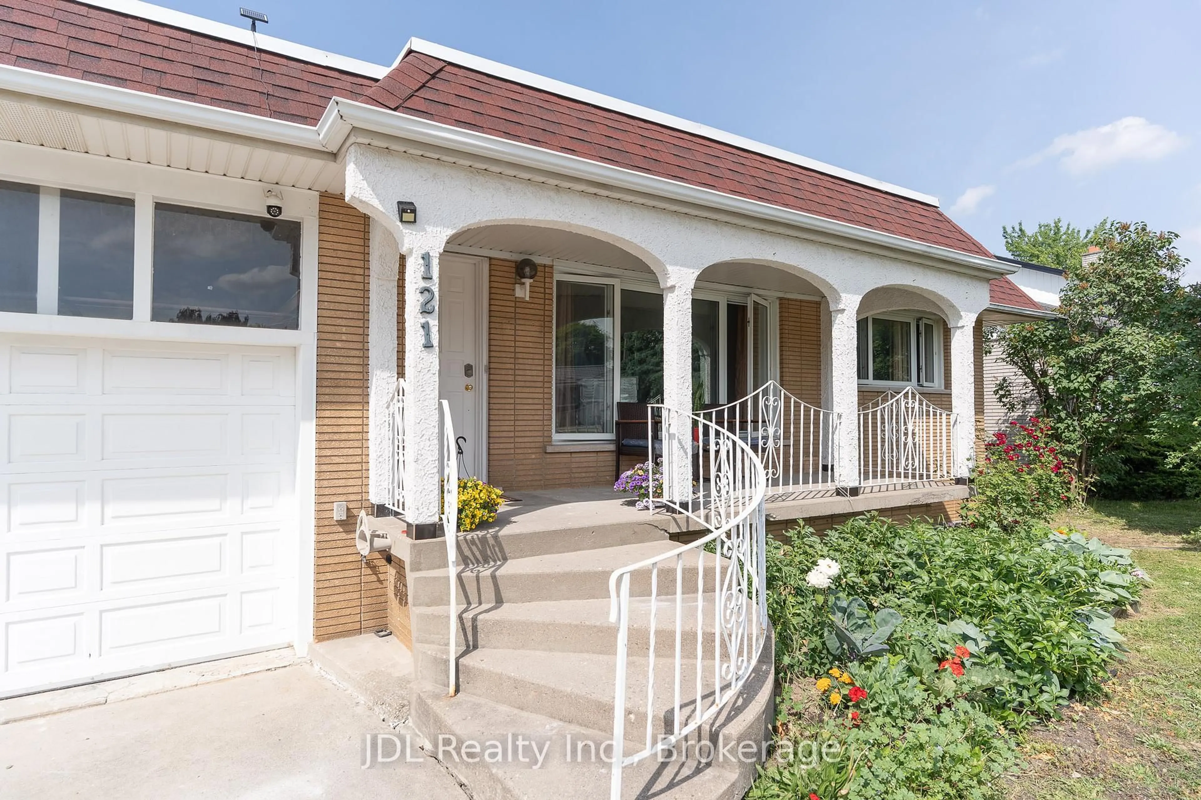 Unknown for 121 Delmar Dr, Hamilton Ontario L9C 1J8
