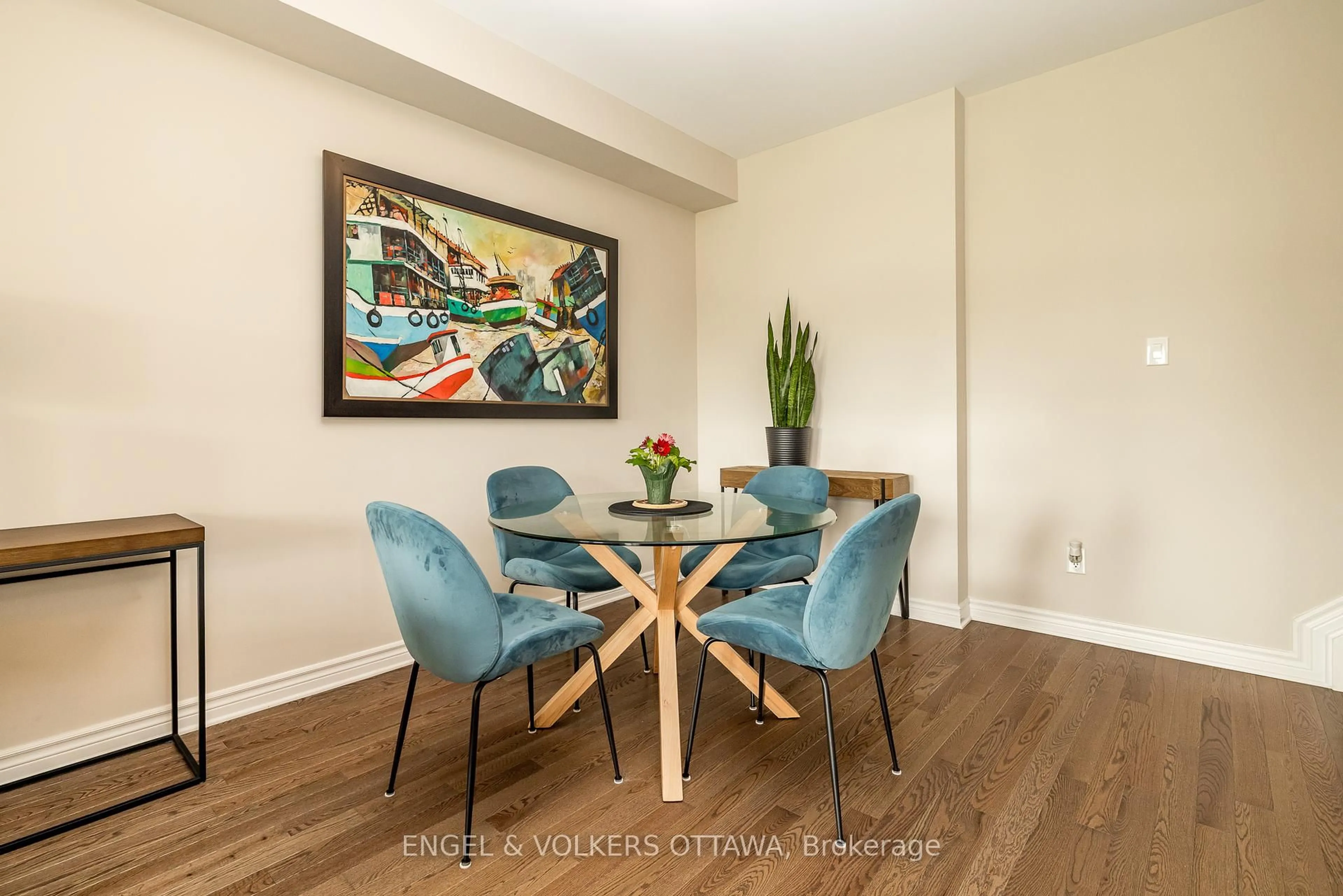 Dining room, wood/laminate floor for 182 POPLIN St, Ottawa Ontario K4M 0G9