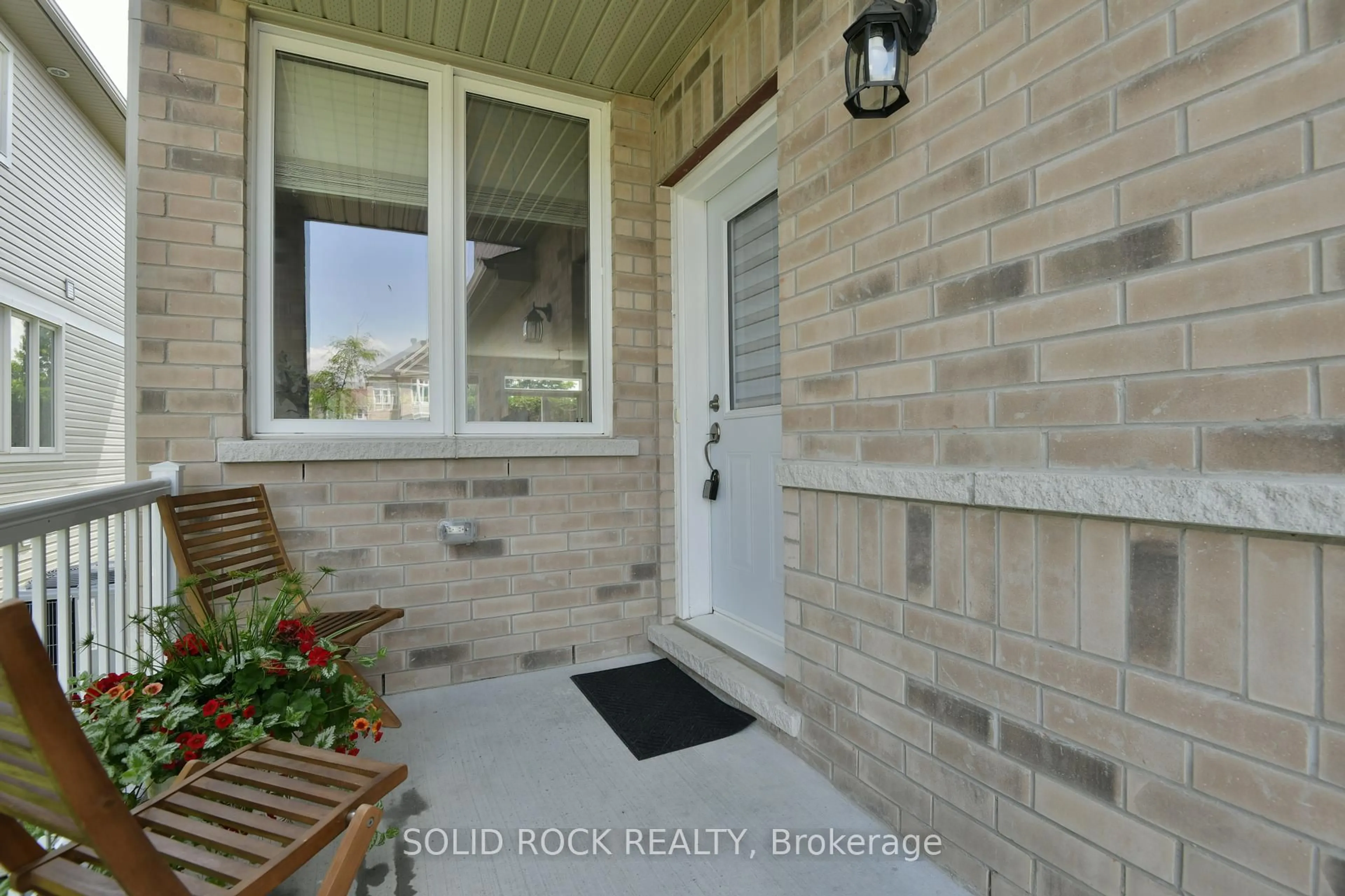 Indoor entryway for 207 Bert Hall St, Arnprior Ontario K7S 0H1
