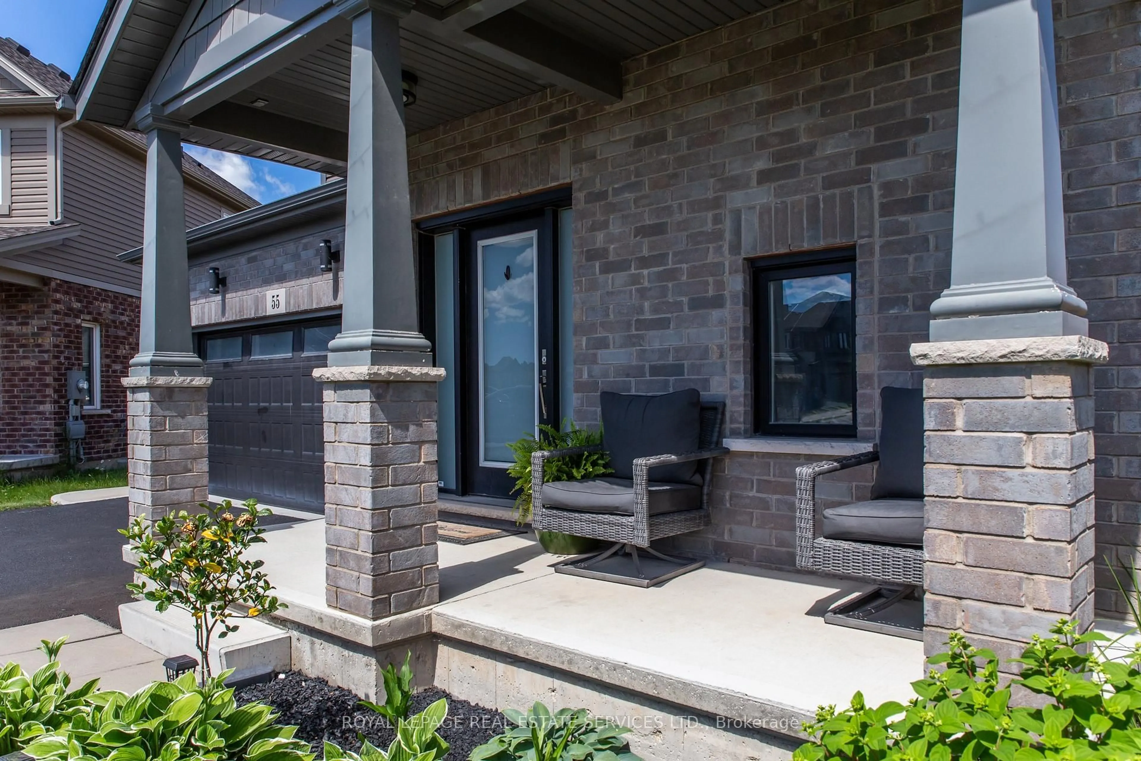 Patio, street for 55 Spruce Cres, Welland Ontario L3C 0C6