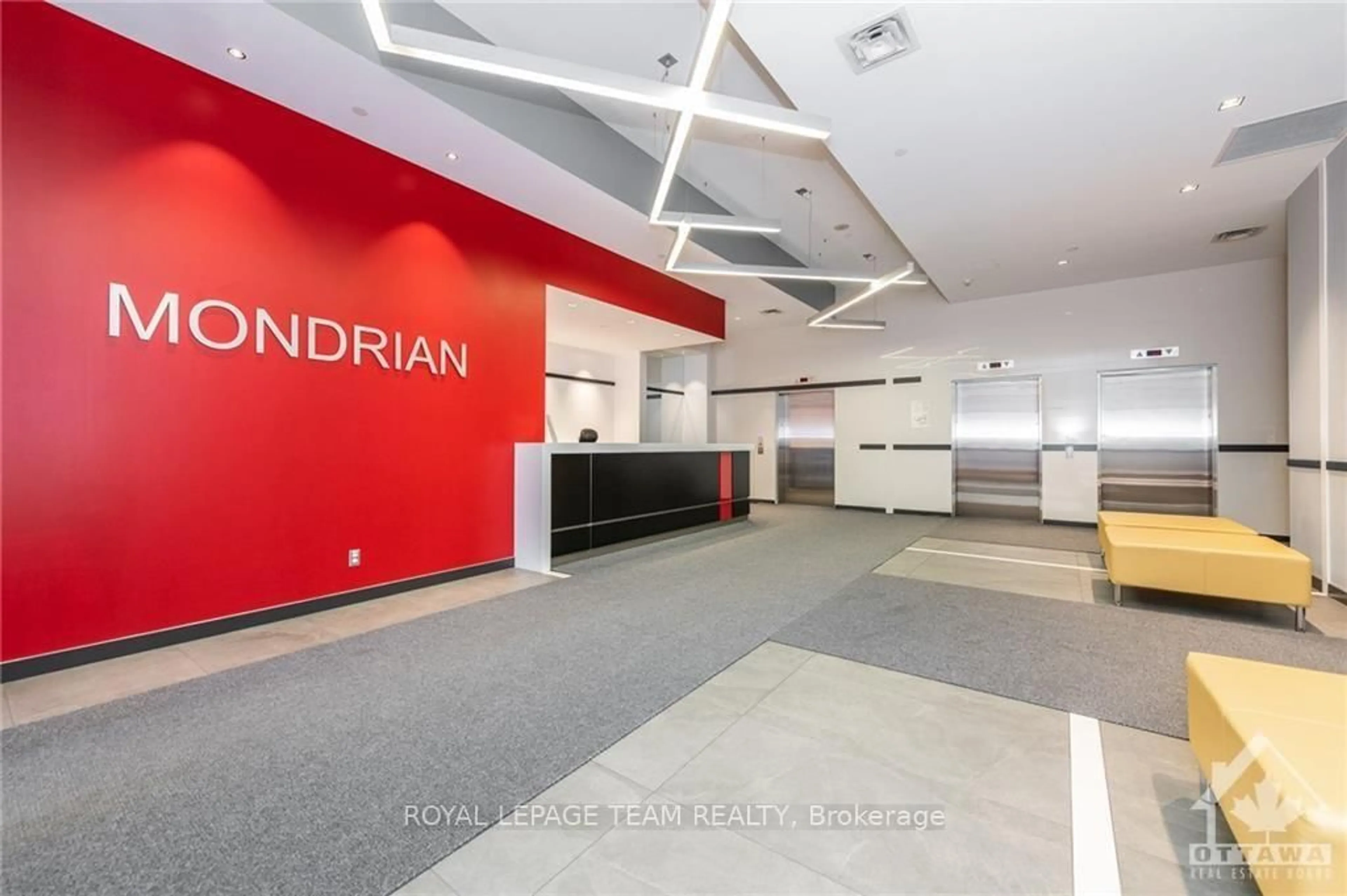Indoor foyer for 324 Laurier Ave #1604, Ottawa Ontario K1P 0A4