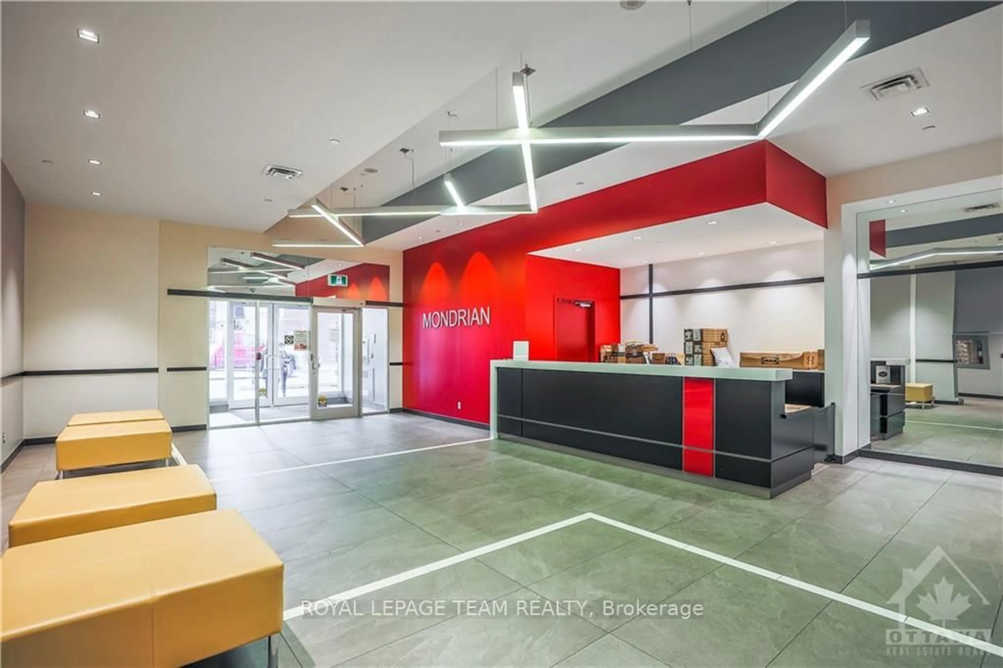 Indoor foyer for 324 Laurier Ave #1604, Ottawa Ontario K1P 0A4