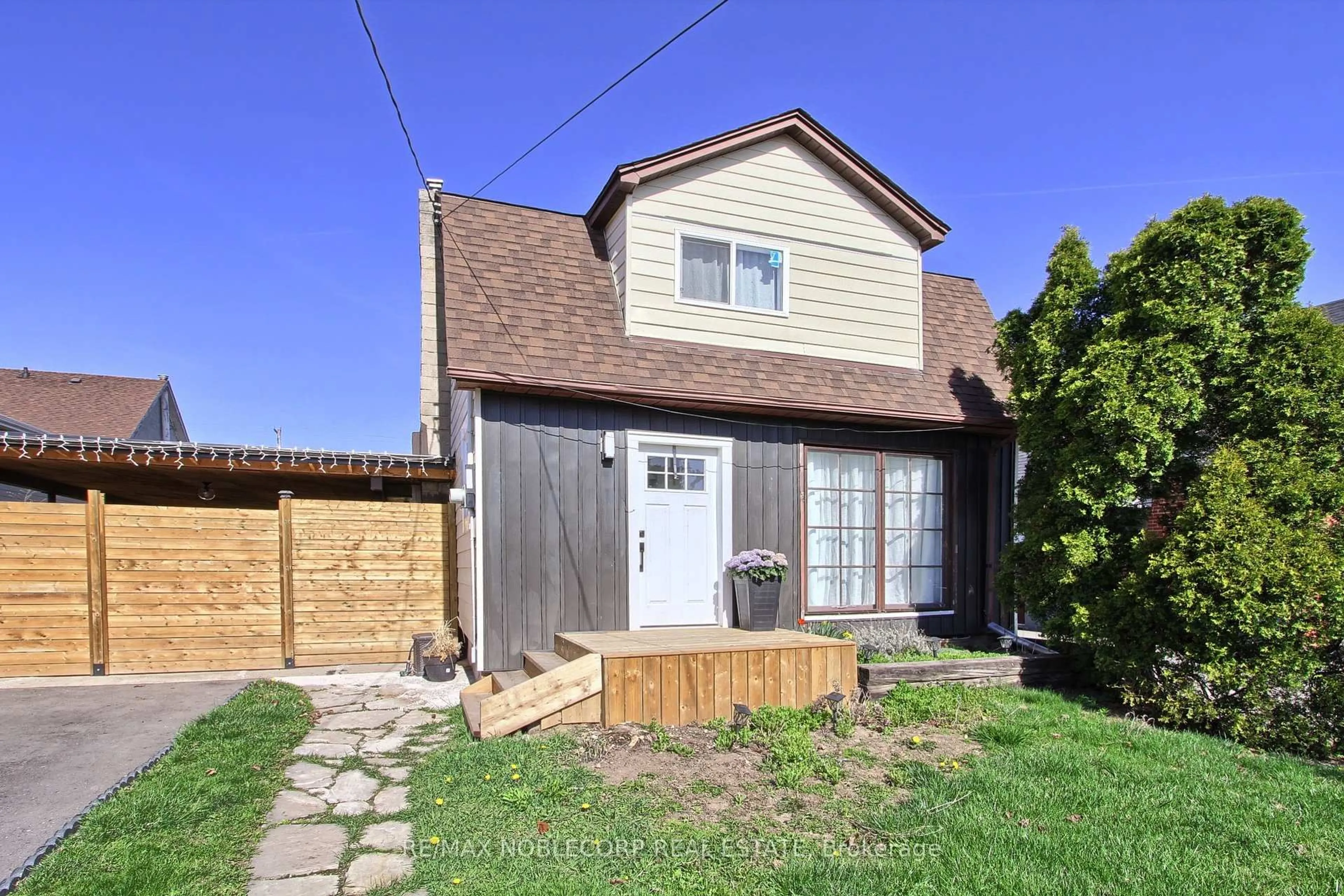 Unknown for 174 East 31st. St, Hamilton Ontario L8V 3P5