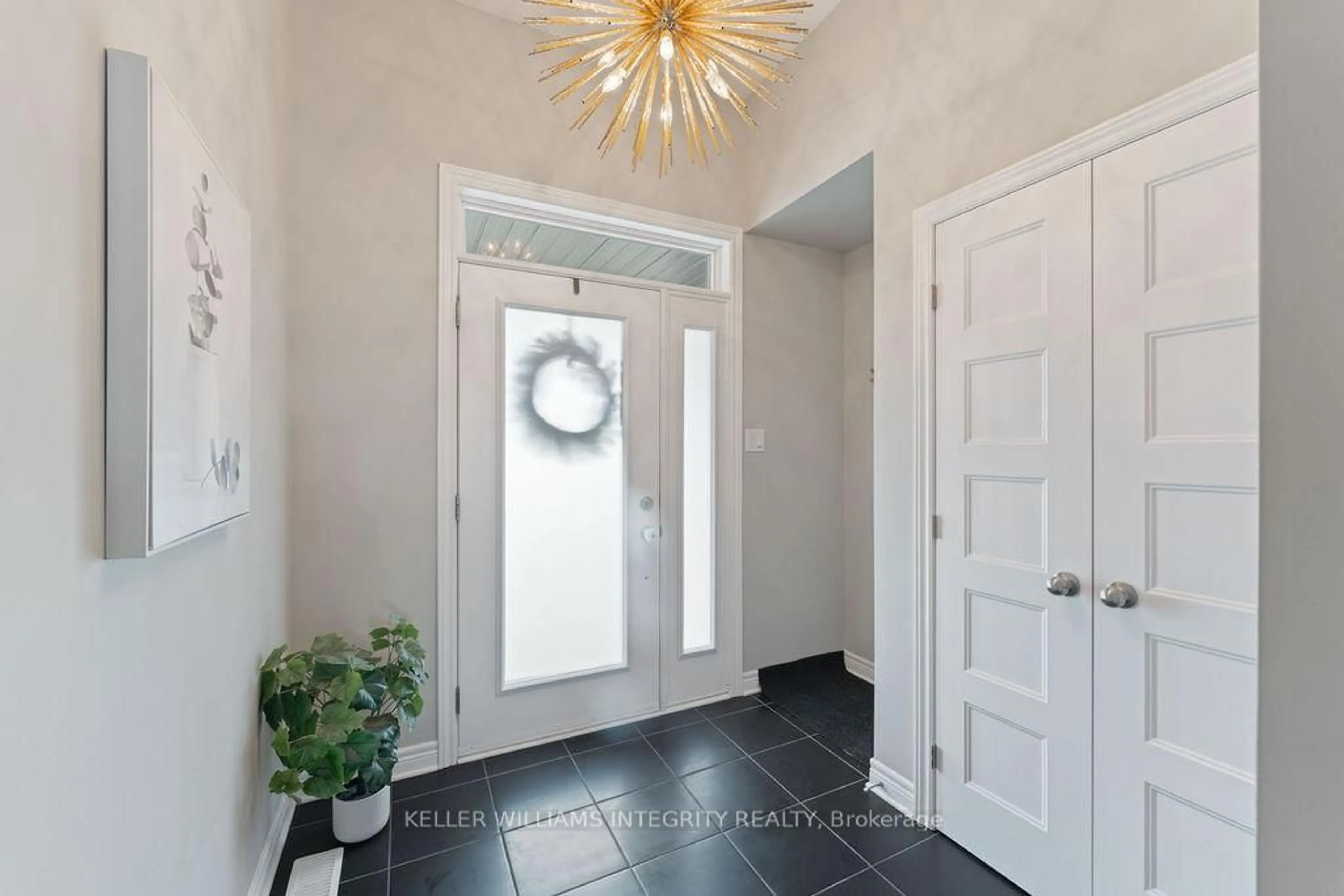 Indoor entryway for 5 MCPHAIL Rd, Carleton Place Ontario K7C 1A8