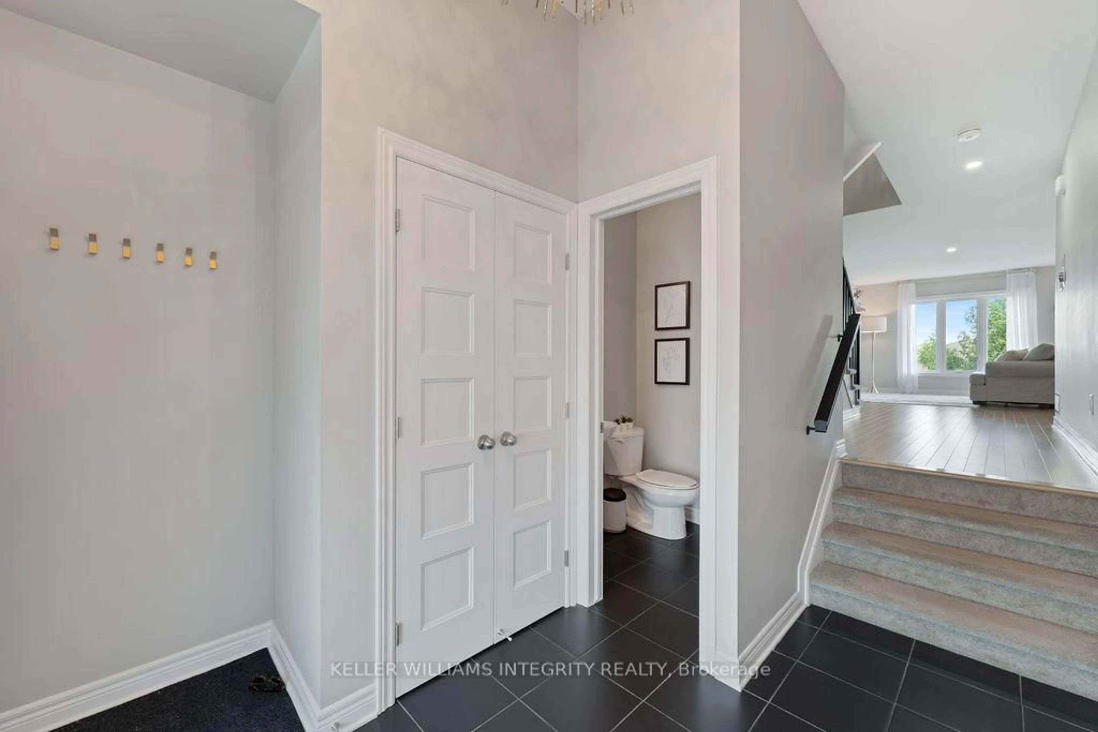 Indoor entryway for 5 MCPHAIL Rd, Carleton Place Ontario K7C 1A8