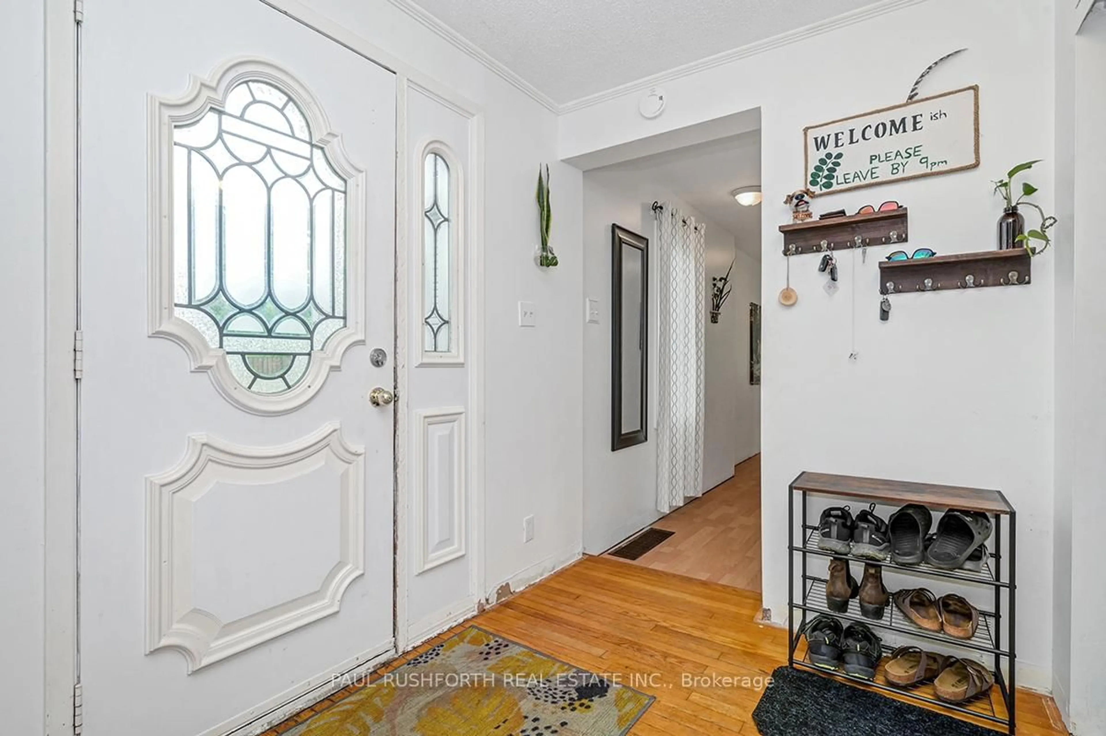 Indoor entryway for 5810 St. Joseph St, Vars Ontario K0A 3H0
