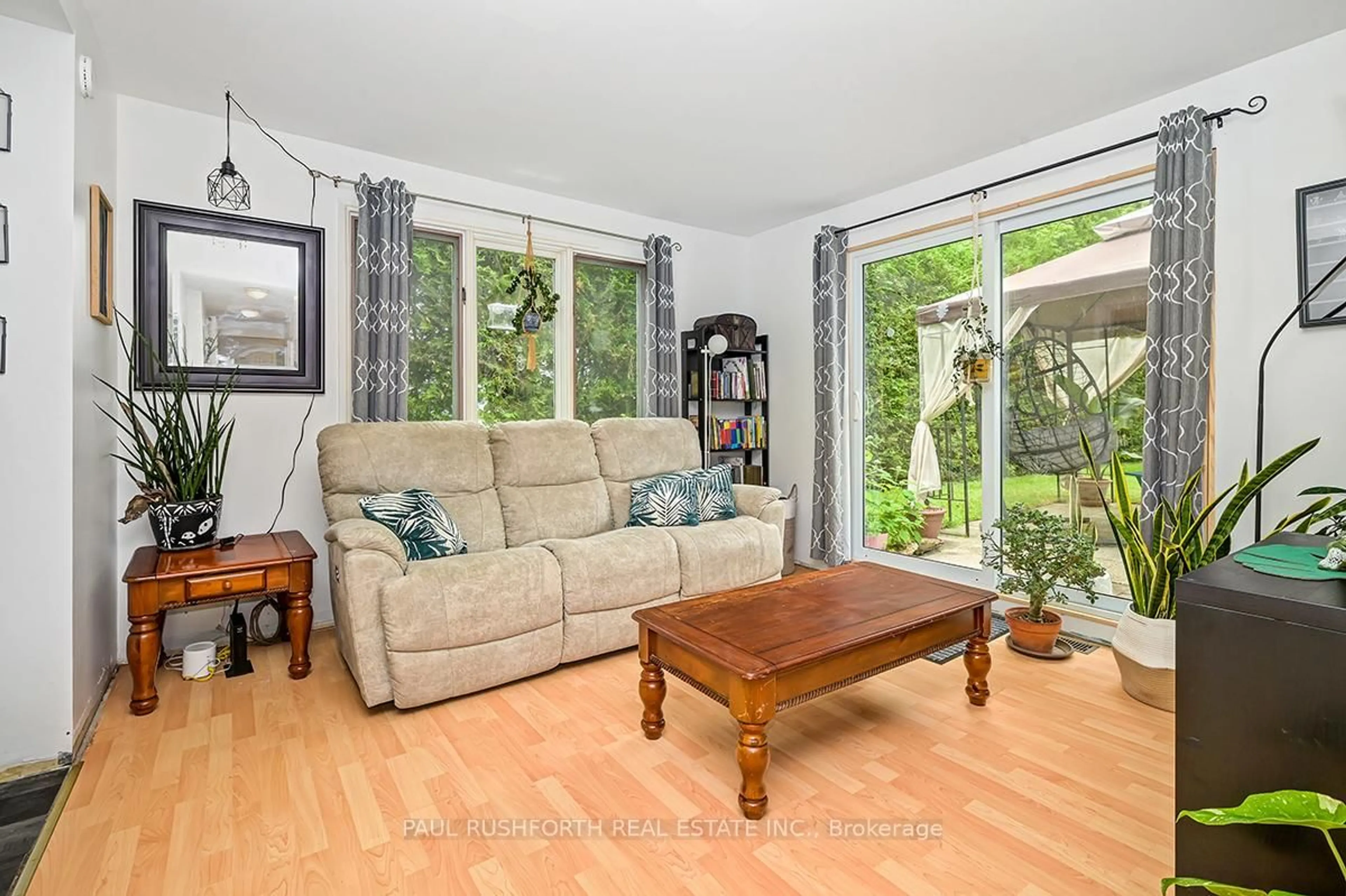 Living room with furniture, unknown for 5810 St. Joseph St, Vars Ontario K0A 3H0