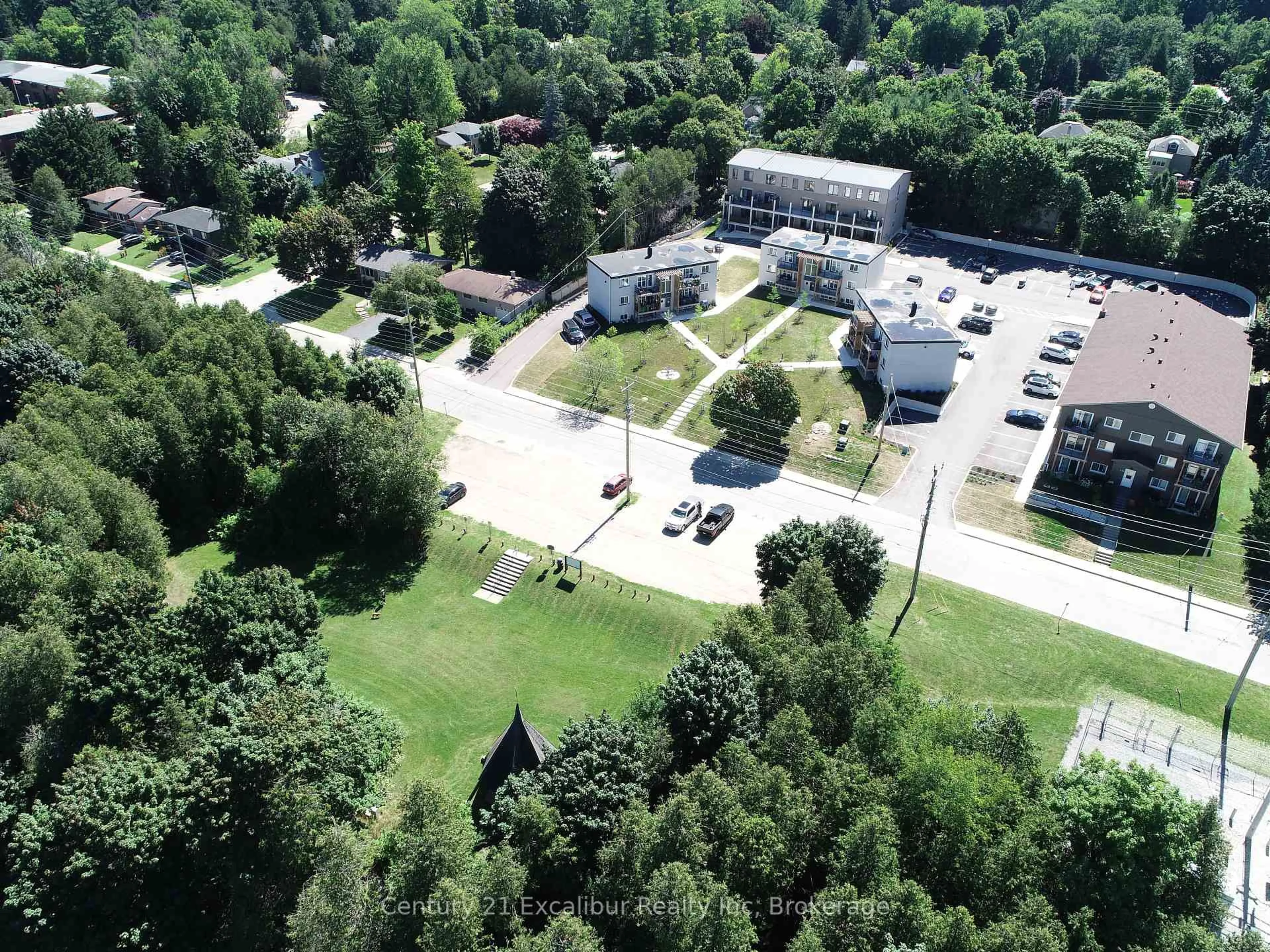 A pic from outside/outdoor area/front of a property/back of a property/a pic from drone, mountain view for 360 Queen St #1, Centre Wellington Ontario N1M 1T4