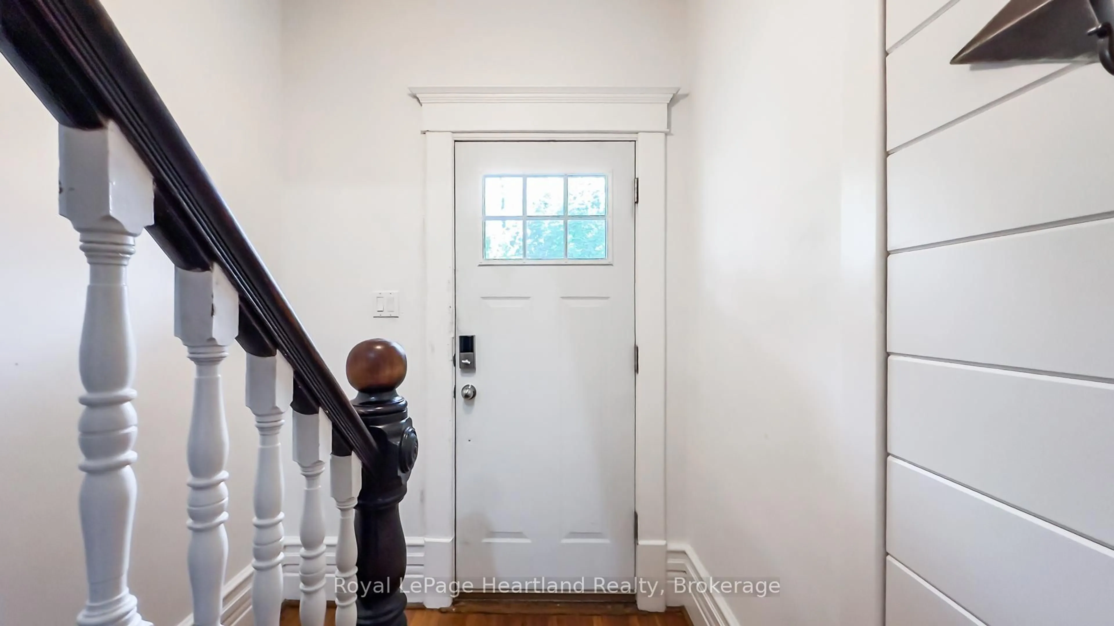 Indoor entryway for 132 Elgin Ave, Goderich Ontario N7A 1K6