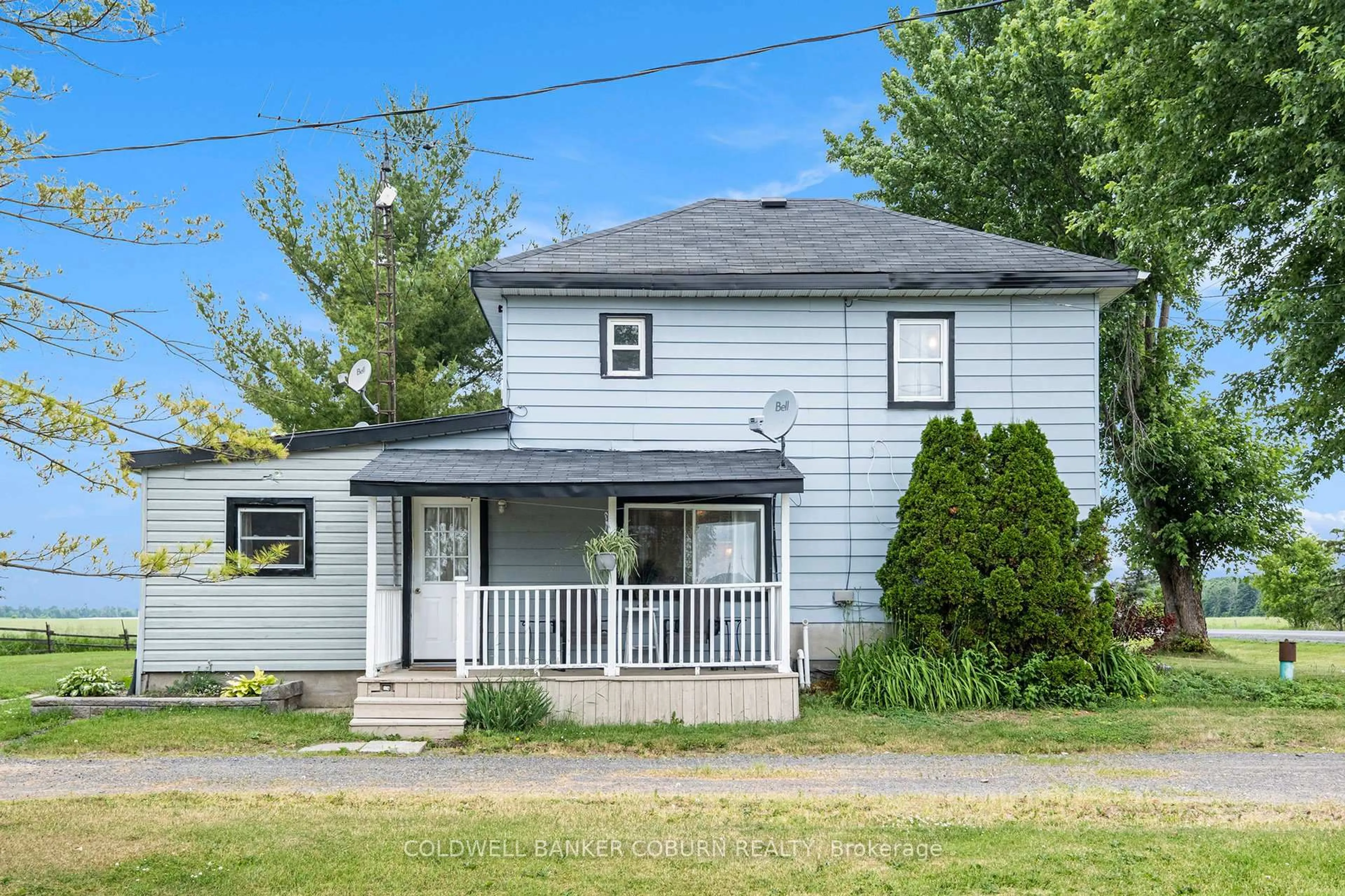 Home with vinyl exterior material, street for 3314 County 12 Rd, North Stormont Ontario K0C 1G0