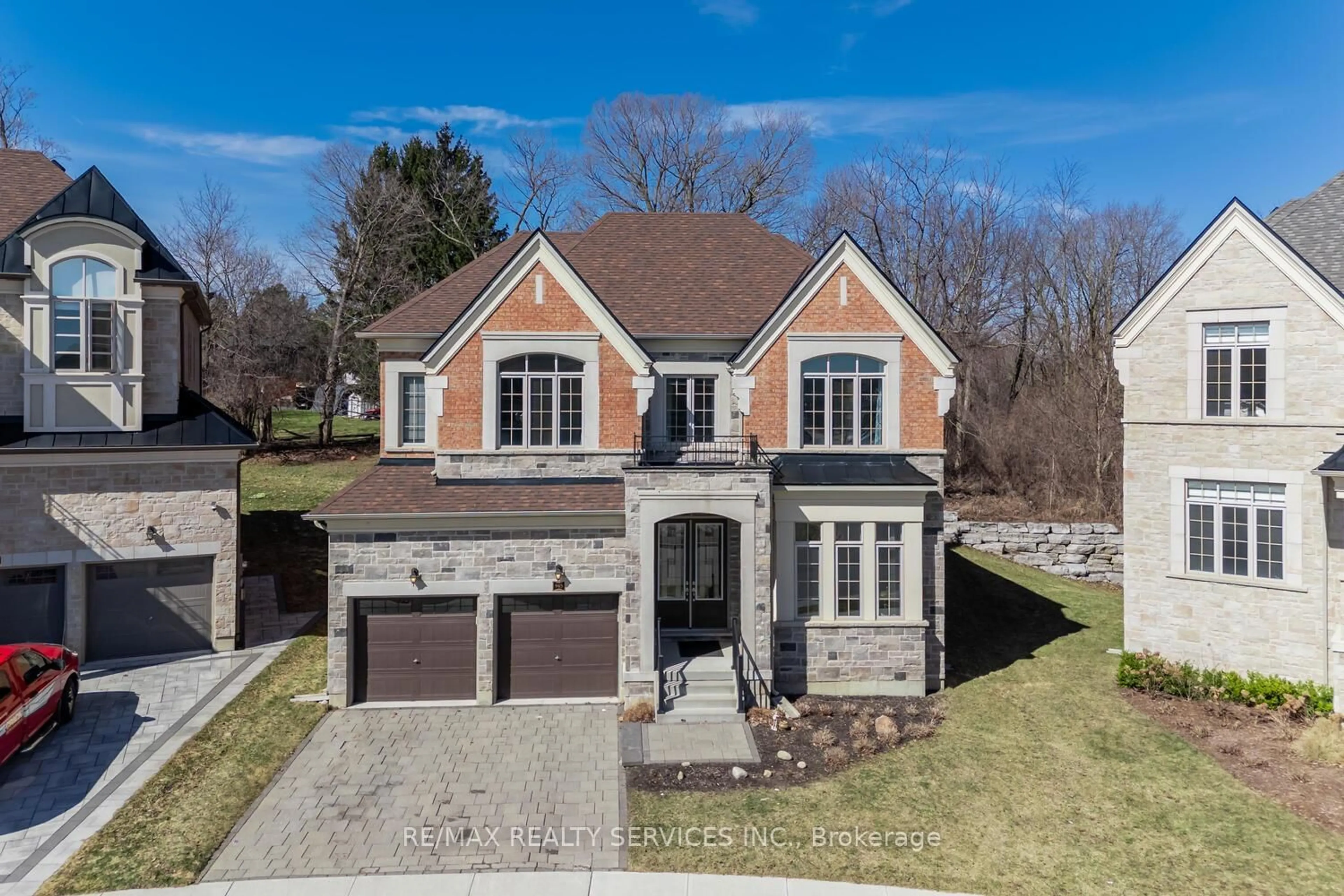 Home with brick exterior material, street for 945 PONDCLIFFE Crt, Kitchener Ontario N2R 0M9