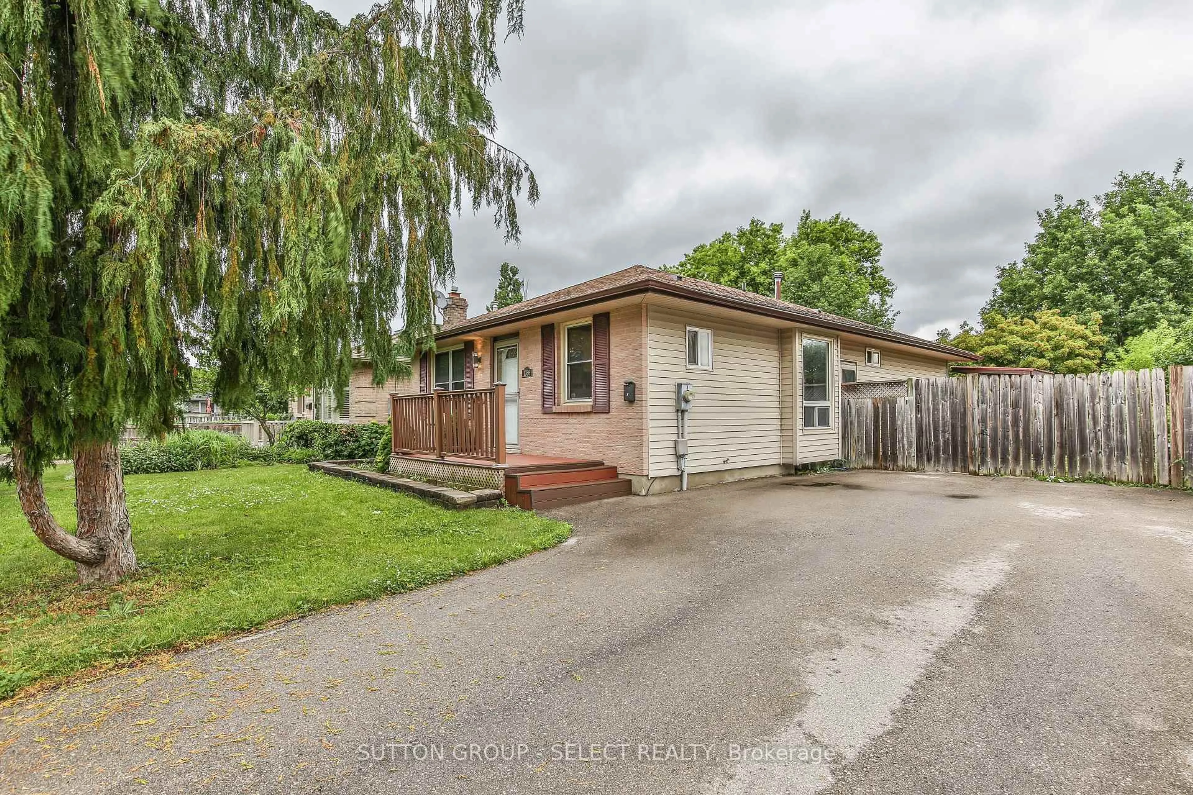 Unknown for 1366 Aldersbrook Rd, London North Ontario N6G 3J3
