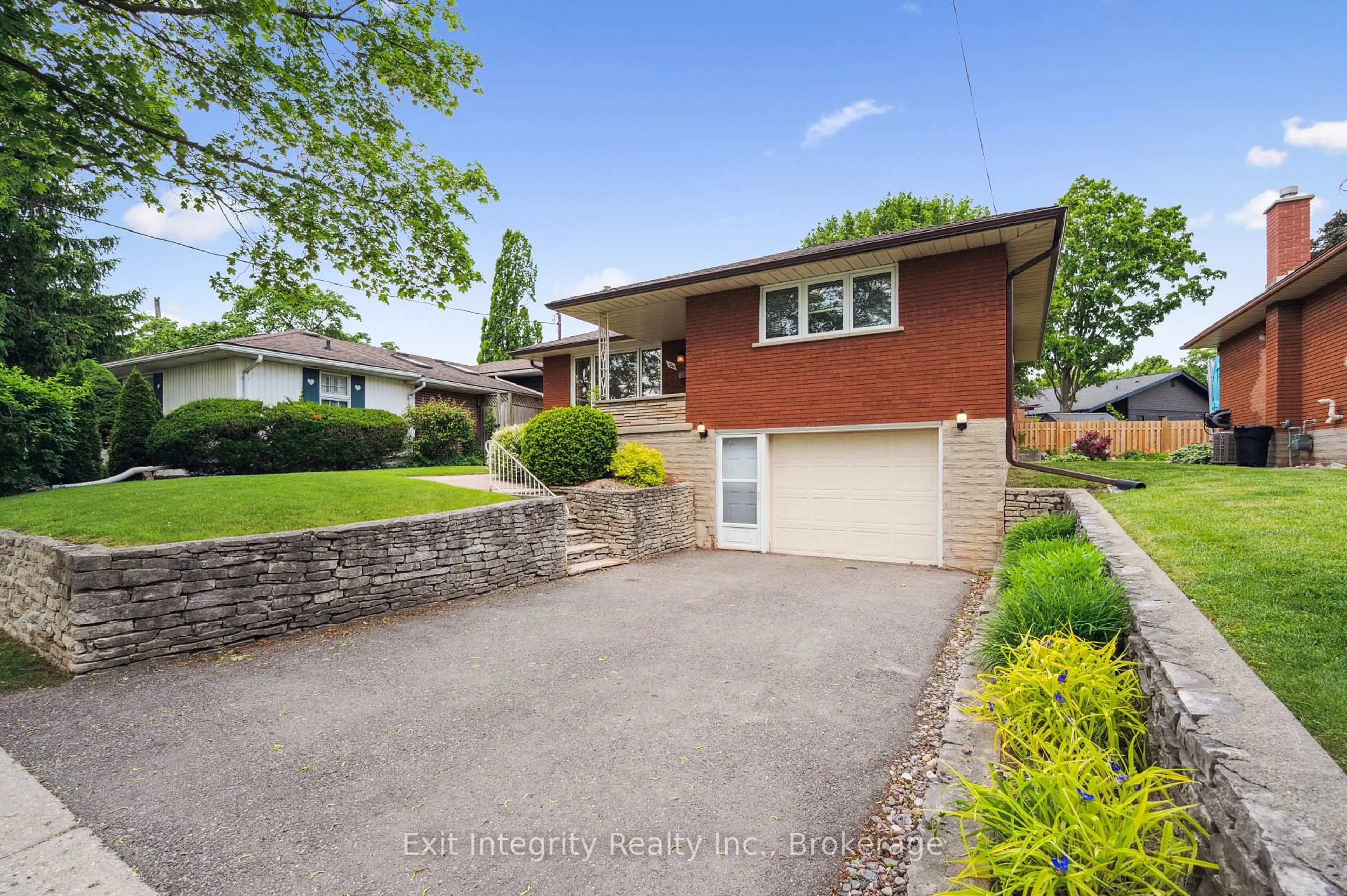 A pic from outside/outdoor area/front of a property/back of a property/a pic from drone, street for 126 Elkington Dr, Kitchener Ontario N2B 1S3