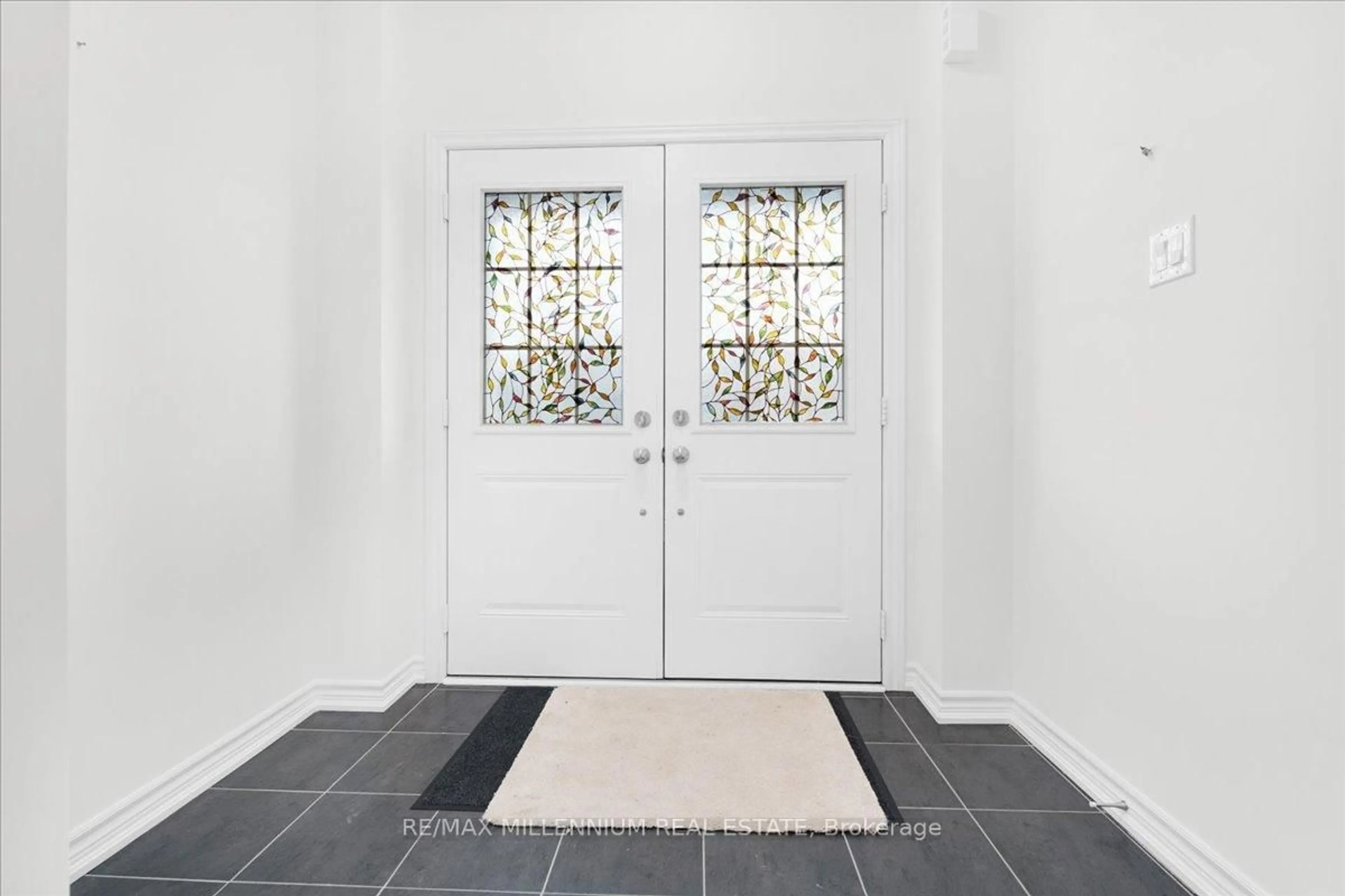 Indoor entryway for 136 Werry Ave, Southgate Ontario N0C 1B0
